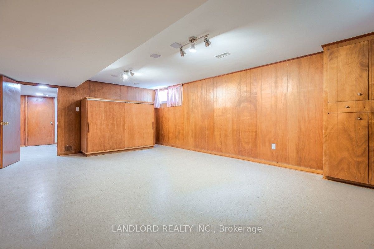85 Greenlaw Avenue, Toronto W, Toronto ON M6H 3V8
