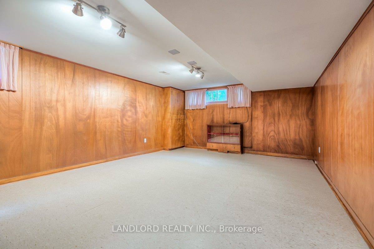85 Greenlaw Avenue, Toronto W, Toronto ON M6H 3V8