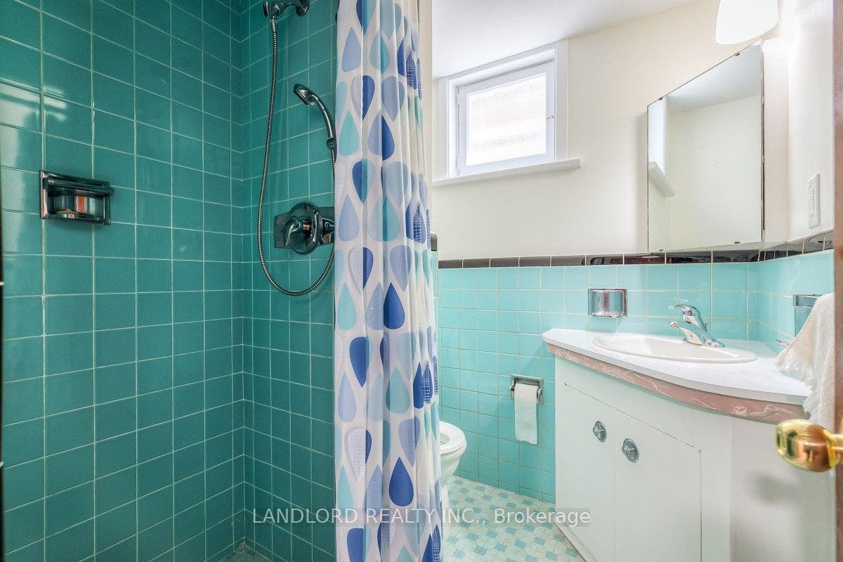 85 Greenlaw Avenue, Toronto W, Toronto ON M6H 3V8