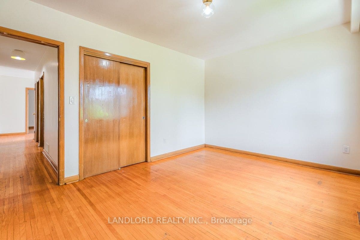 85 Greenlaw Avenue, Toronto W, Toronto ON M6H 3V8