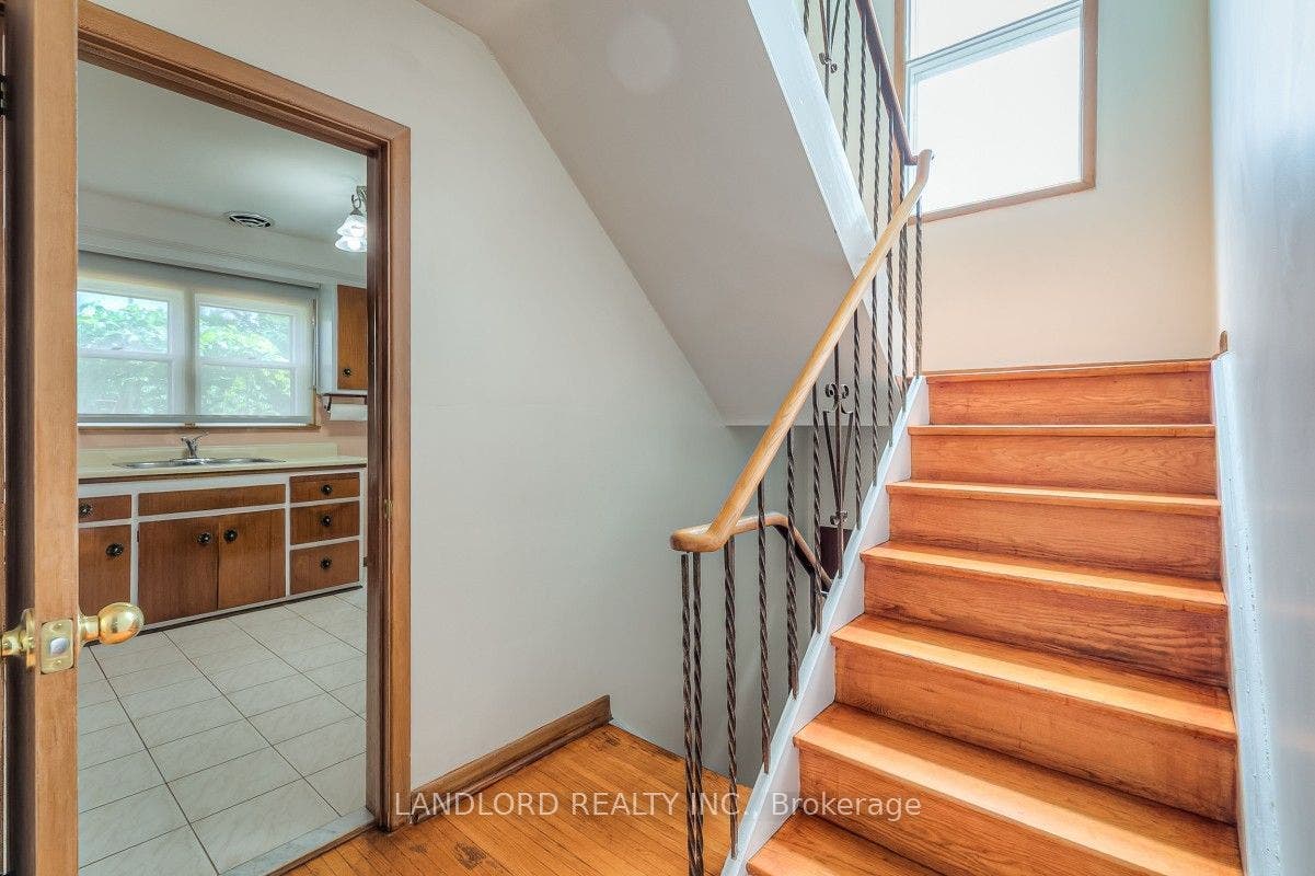 85 Greenlaw Avenue, Toronto W, Toronto ON M6H 3V8