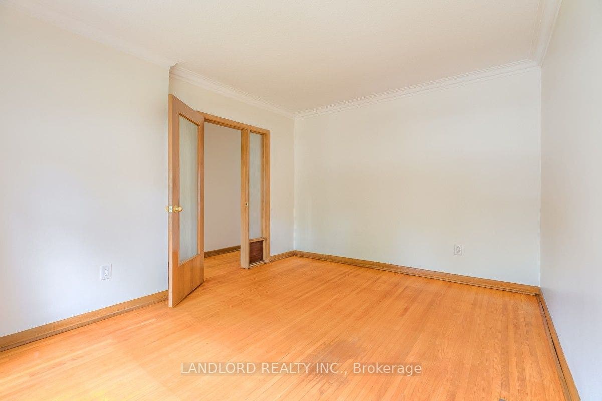 85 Greenlaw Avenue, Toronto W, Toronto ON M6H 3V8