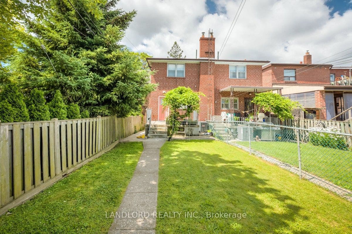 85 Greenlaw Avenue, Toronto W, Toronto ON M6H 3V8