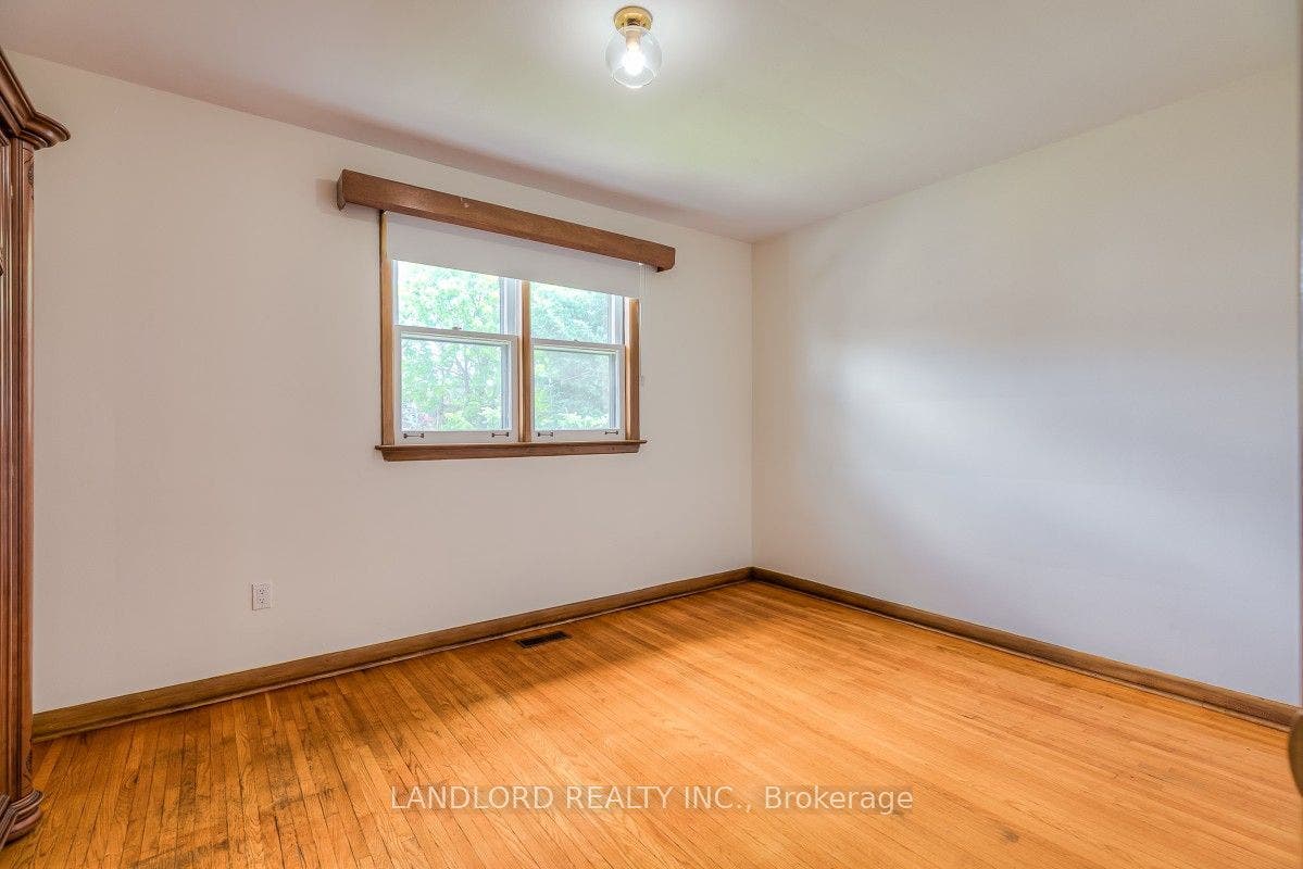 85 Greenlaw Avenue, Toronto W, Toronto ON M6H 3V8