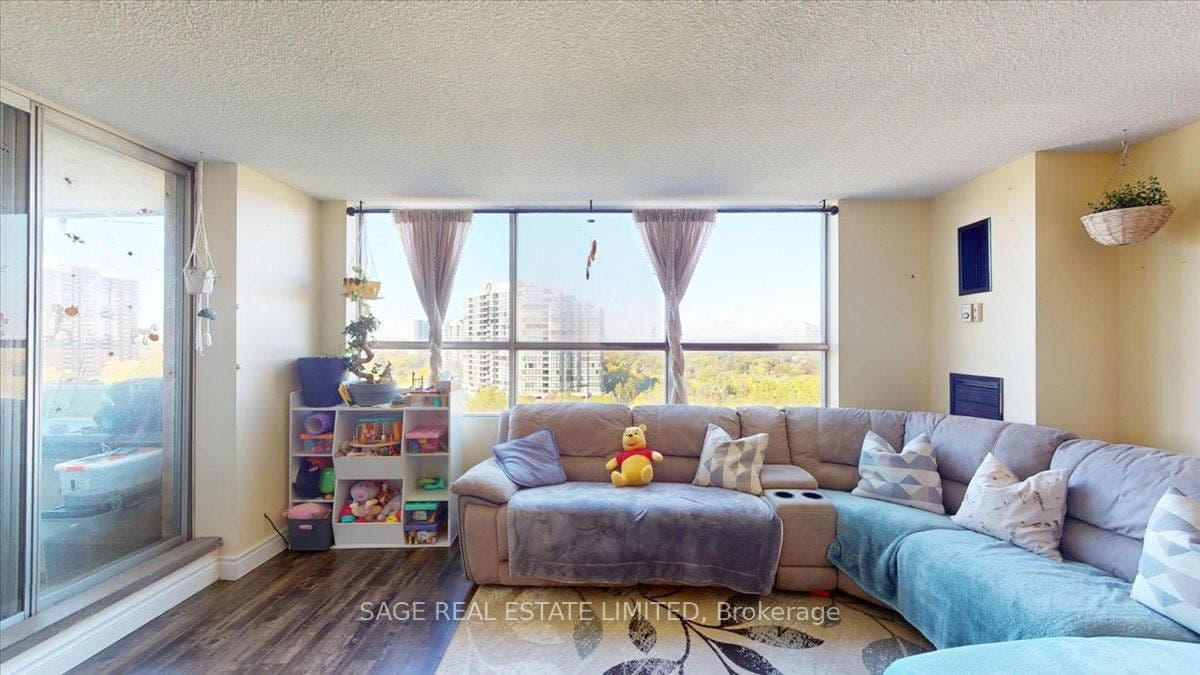 40 Panorama Court, Toronto W, Toronto ON M9V 4M1 40 Panorama Court, Toronto W, Toronto ON M9V 4M1