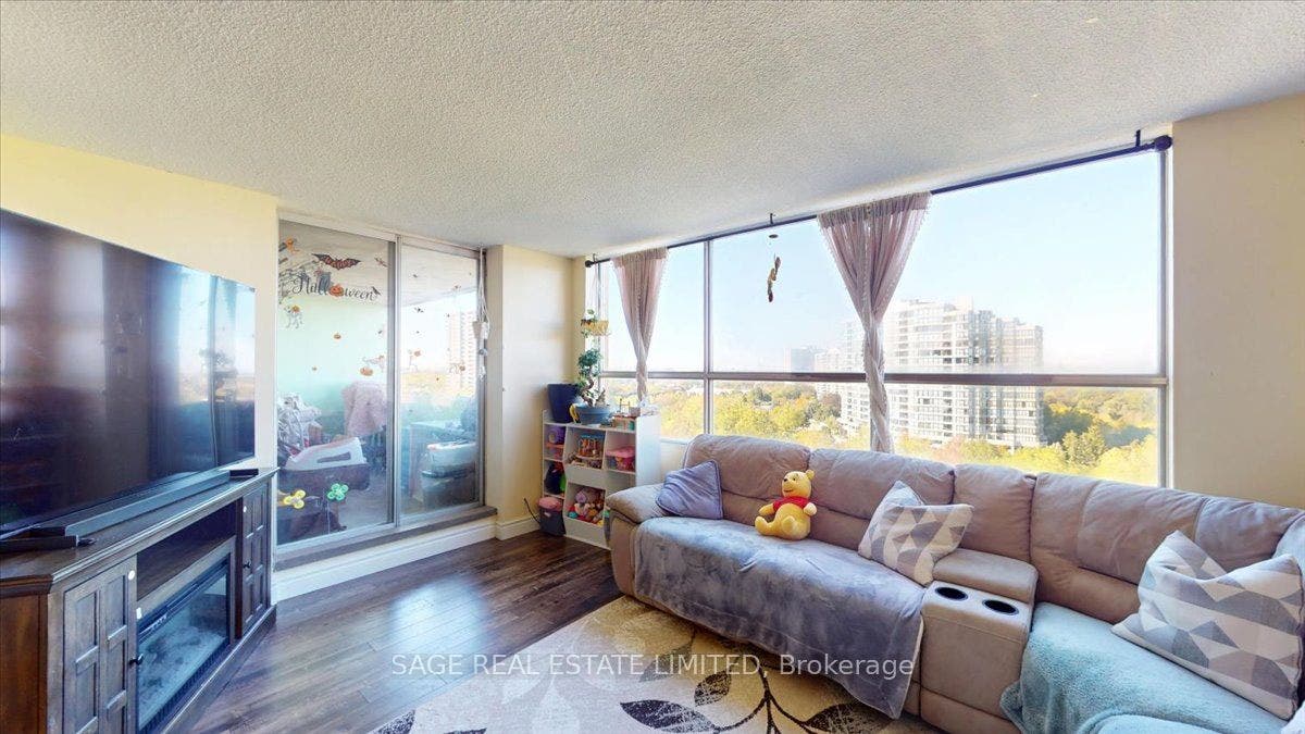 40 Panorama Court, Toronto W, Toronto ON M9V 4M1 40 Panorama Court, Toronto W, Toronto ON M9V 4M1