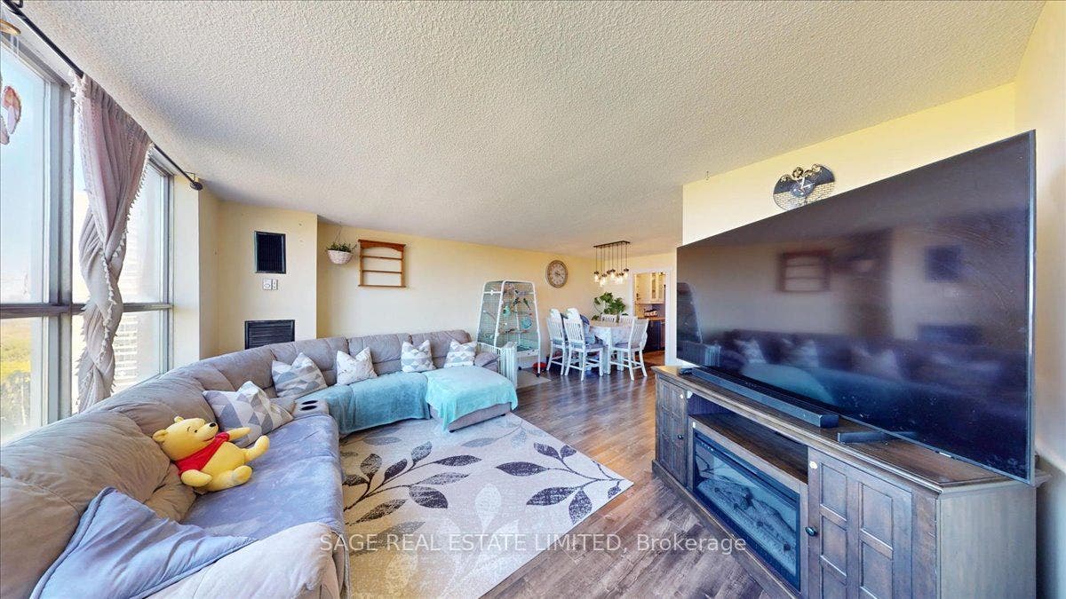 40 Panorama Court, Toronto W, Toronto ON M9V 4M1 40 Panorama Court, Toronto W, Toronto ON M9V 4M1