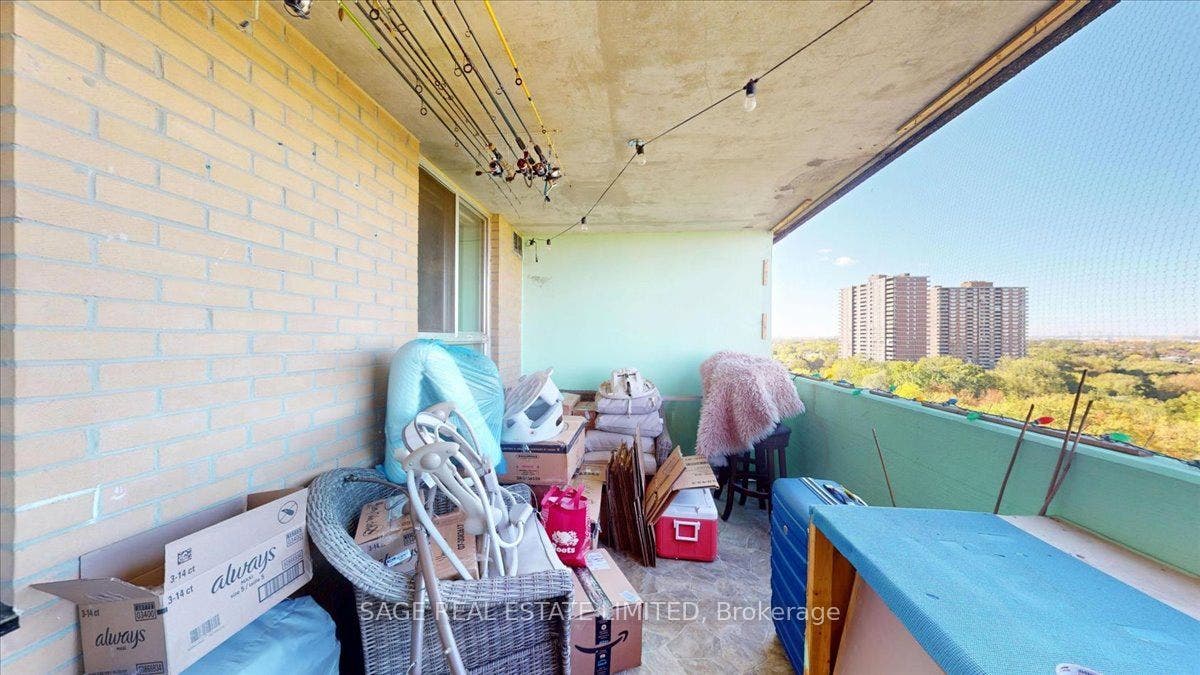 40 Panorama Court, Toronto W, Toronto ON M9V 4M1 40 Panorama Court, Toronto W, Toronto ON M9V 4M1