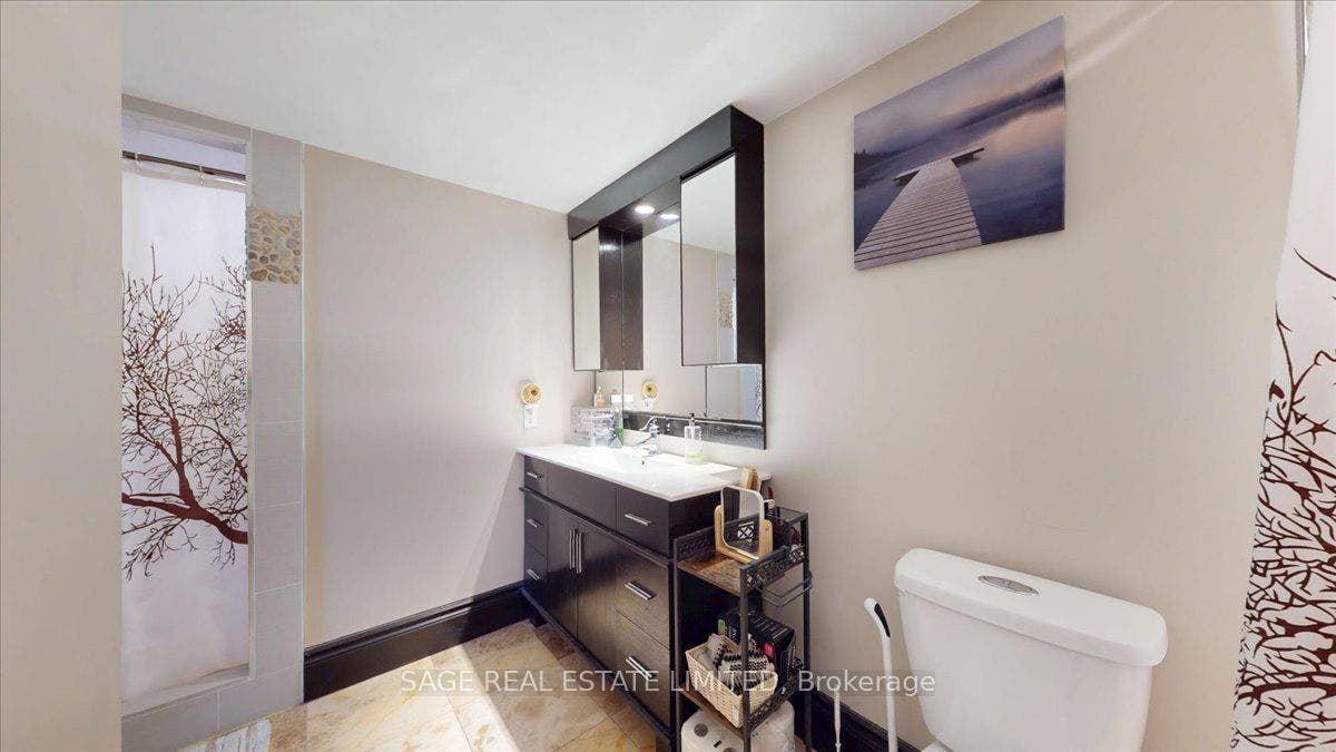 40 Panorama Court, Toronto W, Toronto ON M9V 4M1 40 Panorama Court, Toronto W, Toronto ON M9V 4M1