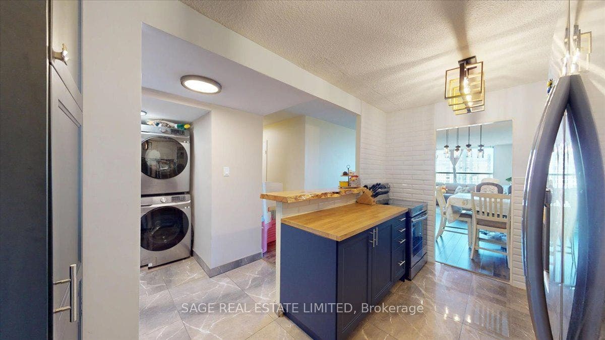 40 Panorama Court, Toronto W, Toronto ON M9V 4M1 40 Panorama Court, Toronto W, Toronto ON M9V 4M1