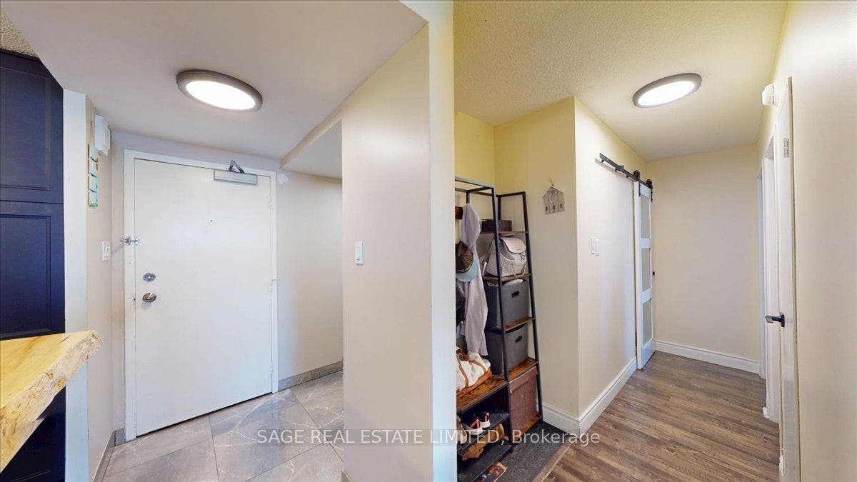 40 Panorama Court, Toronto W, Toronto ON M9V 4M1 40 Panorama Court, Toronto W, Toronto ON M9V 4M1