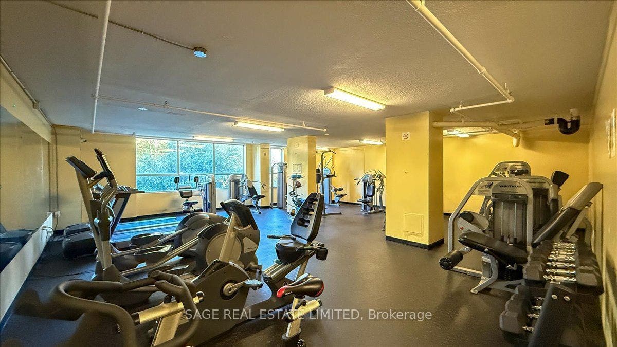 40 Panorama Court, Toronto W, Toronto ON M9V 4M1 40 Panorama Court, Toronto W, Toronto ON M9V 4M1