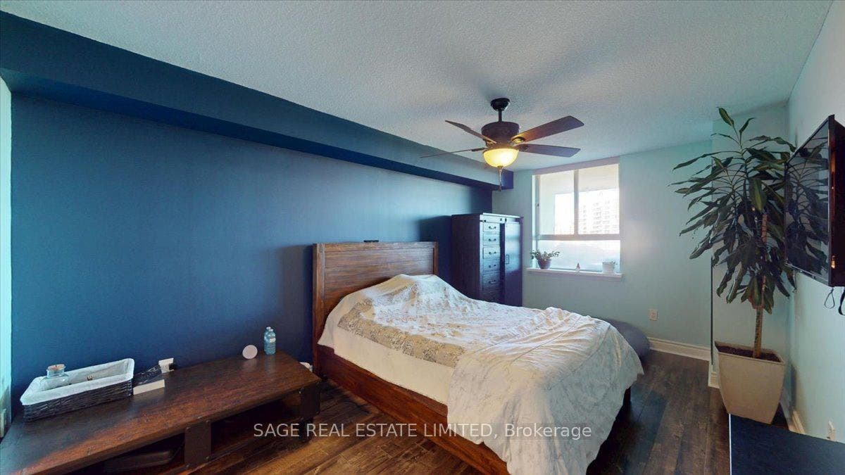 40 Panorama Court, Toronto W, Toronto ON M9V 4M1 40 Panorama Court, Toronto W, Toronto ON M9V 4M1