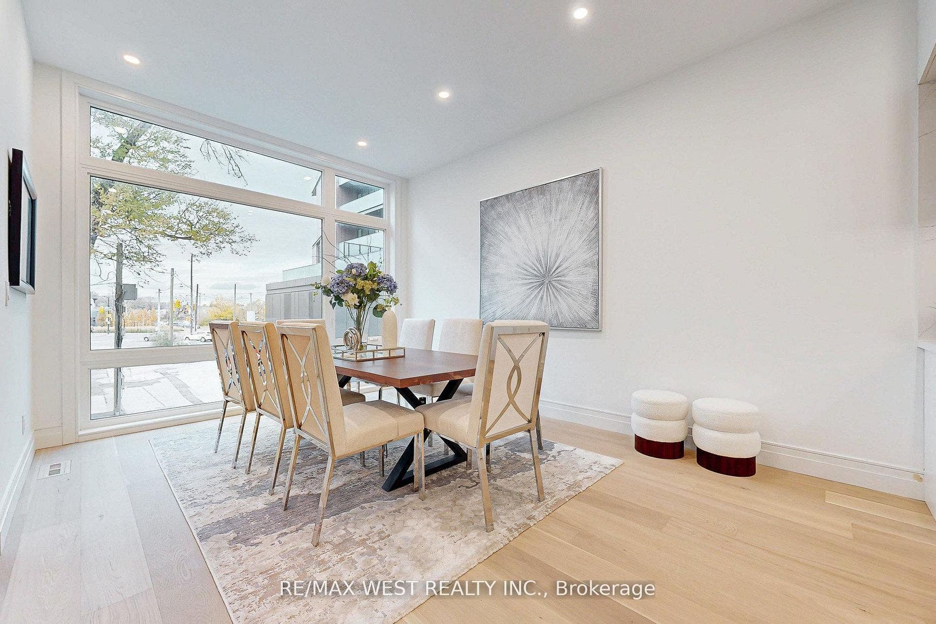 2639R Dundas Street W, #3, Toronto W, Toronto ON M6P 1X9 2639R Dundas Street W, #3, Toronto W, Toronto ON M6P 1X9