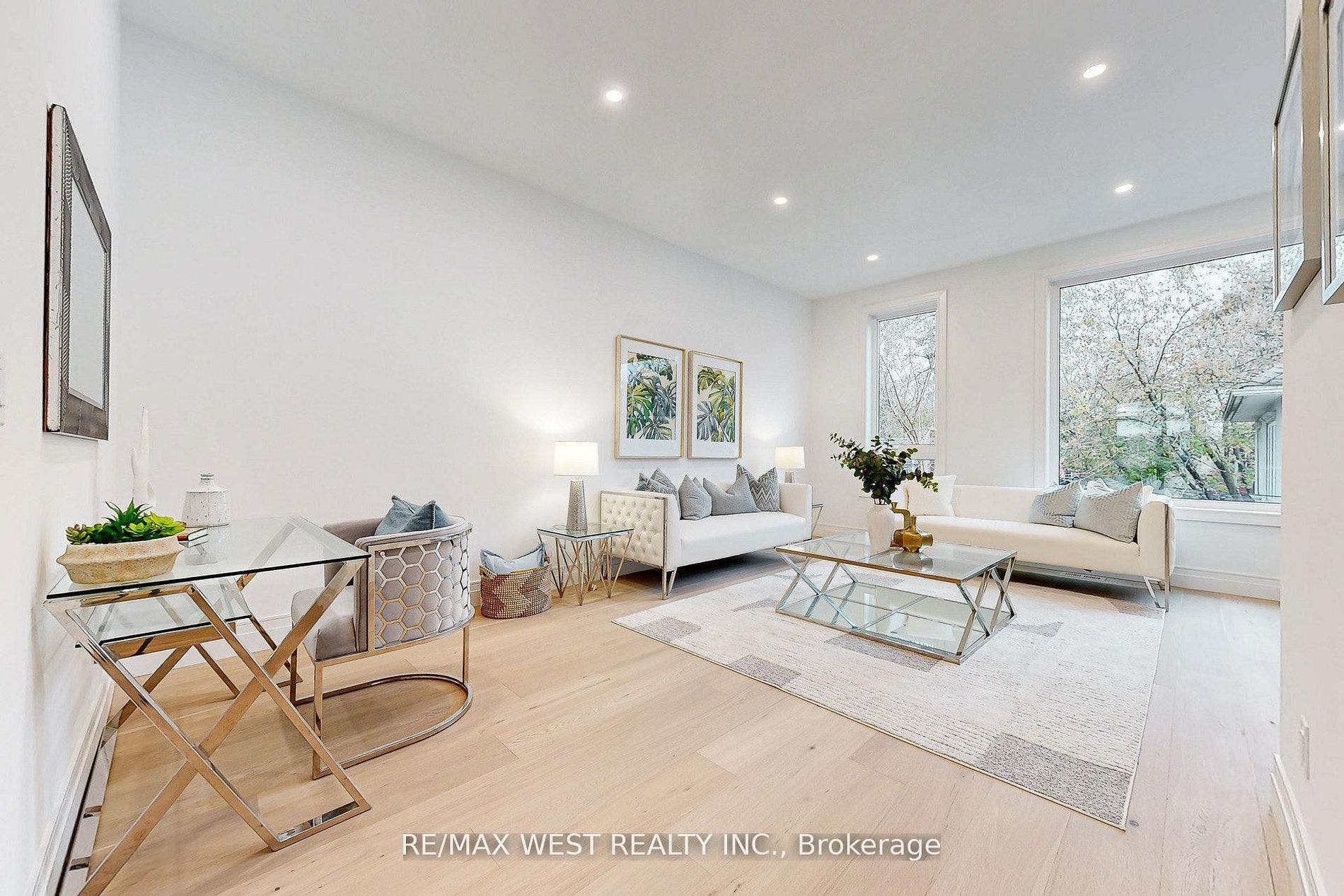 2639R Dundas Street W, #3, Toronto W, Toronto ON M6P 1X9 2639R Dundas Street W, #3, Toronto W, Toronto ON M6P 1X9