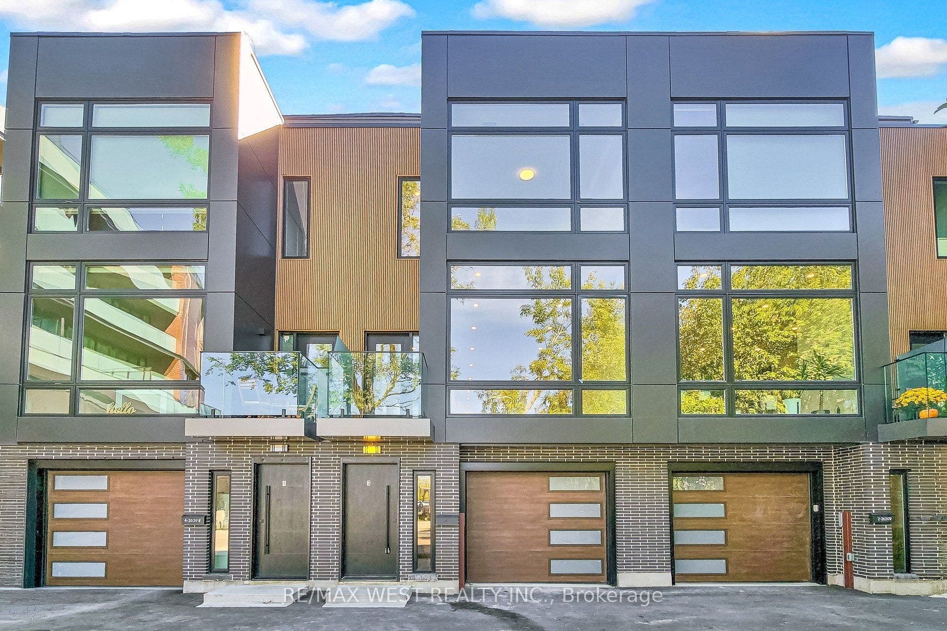 2639R Dundas Street W, #3, Toronto W, Toronto ON M6P 1X9 2639R Dundas Street W, #3, Toronto W, Toronto ON M6P 1X9
