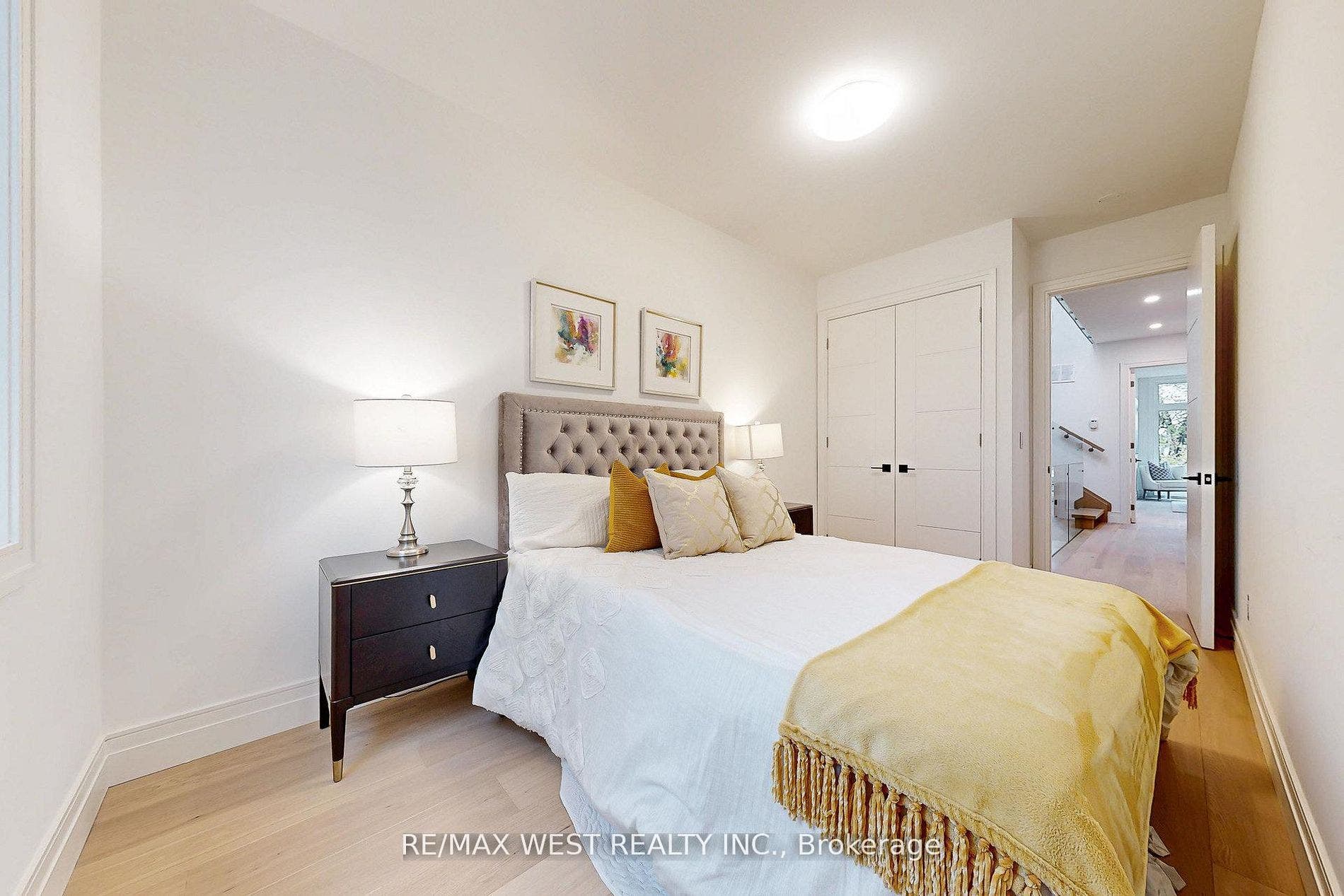 2639R Dundas Street W, #3, Toronto W, Toronto ON M6P 1X9 2639R Dundas Street W, #3, Toronto W, Toronto ON M6P 1X9