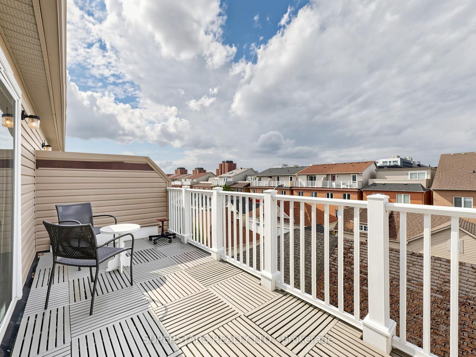 14 Bowsfield Road, Toronto W, Toronto ON M3J 3R3 14 Bowsfield Road, Toronto W, Toronto ON M3J 3R3