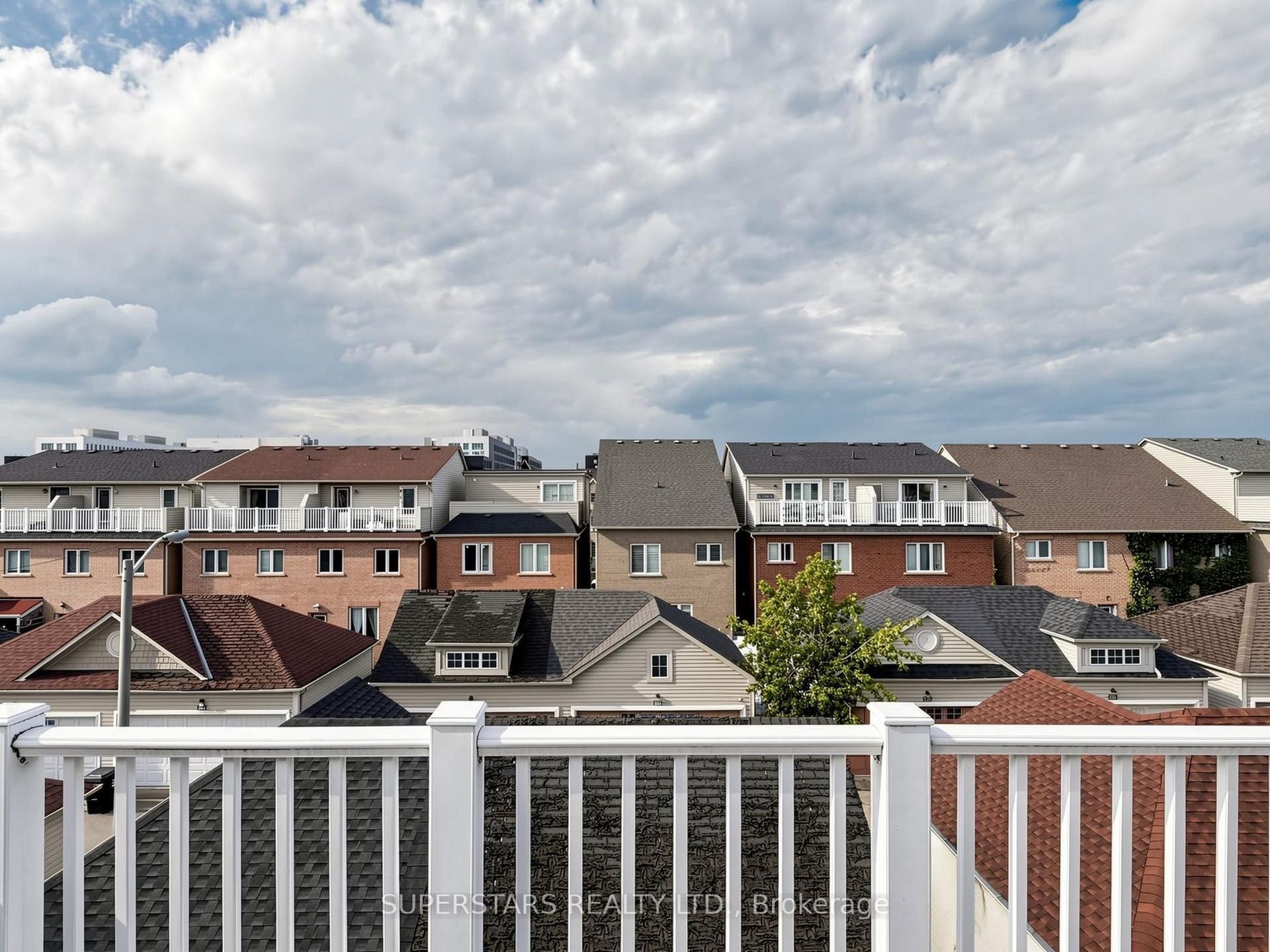 14 Bowsfield Road, Toronto W, Toronto ON M3J 3R3 14 Bowsfield Road, Toronto W, Toronto ON M3J 3R3