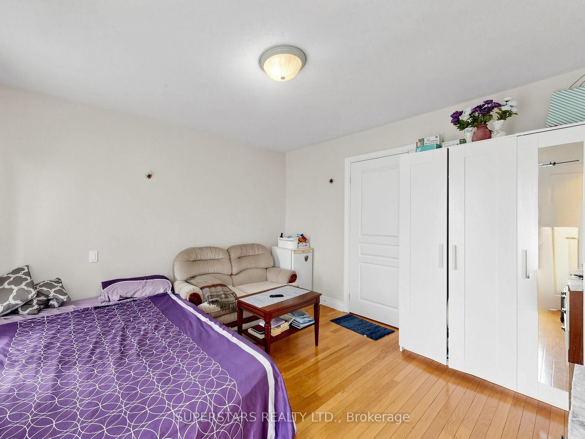 14 Bowsfield Road, Toronto W, Toronto ON M3J 3R3 14 Bowsfield Road, Toronto W, Toronto ON M3J 3R3