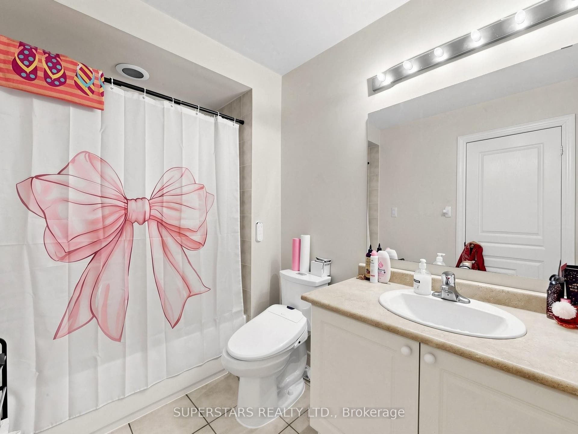 14 Bowsfield Road, Toronto W, Toronto ON M3J 3R3 14 Bowsfield Road, Toronto W, Toronto ON M3J 3R3