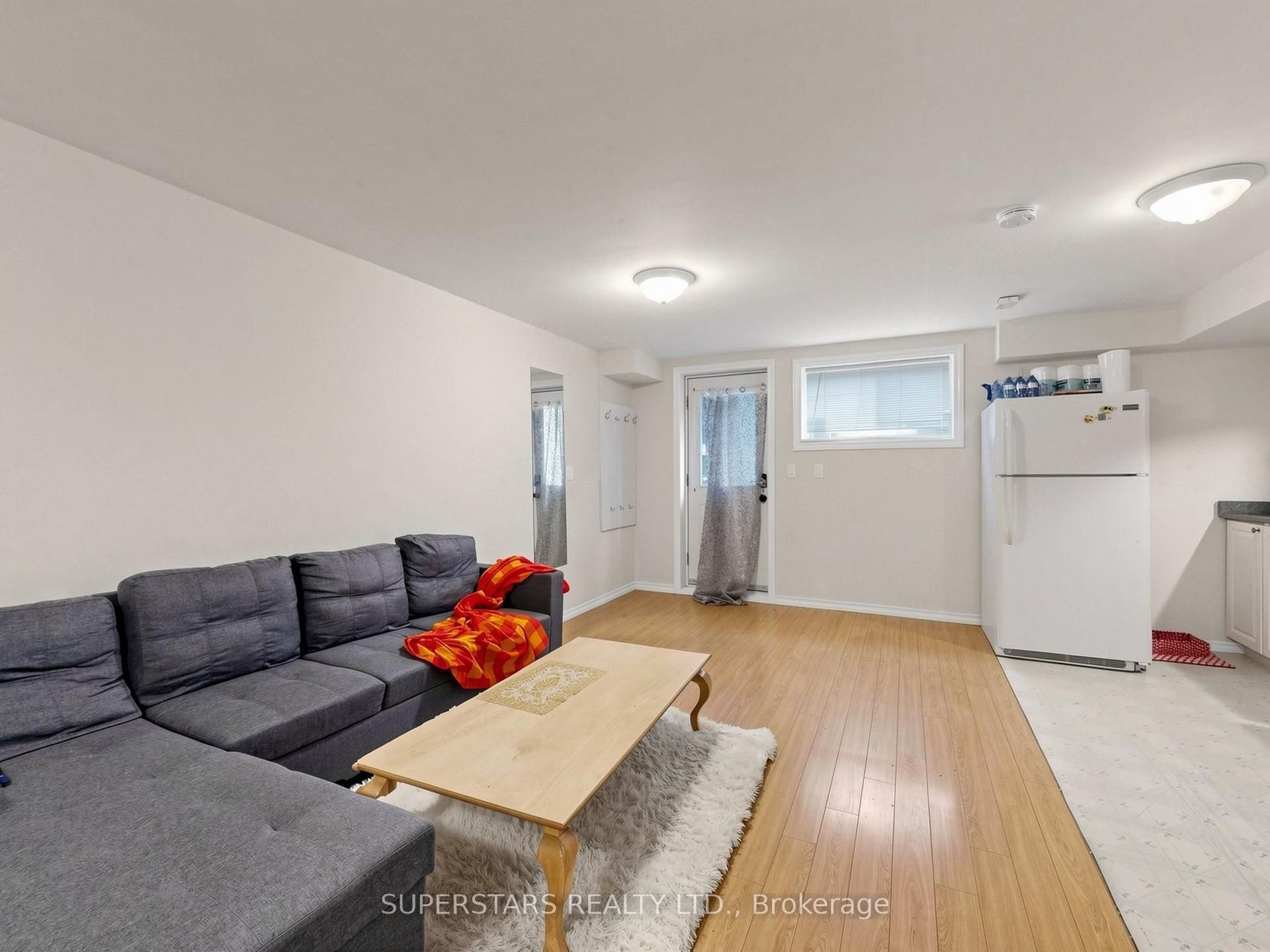 14 Bowsfield Road, Toronto W, Toronto ON M3J 3R3 14 Bowsfield Road, Toronto W, Toronto ON M3J 3R3