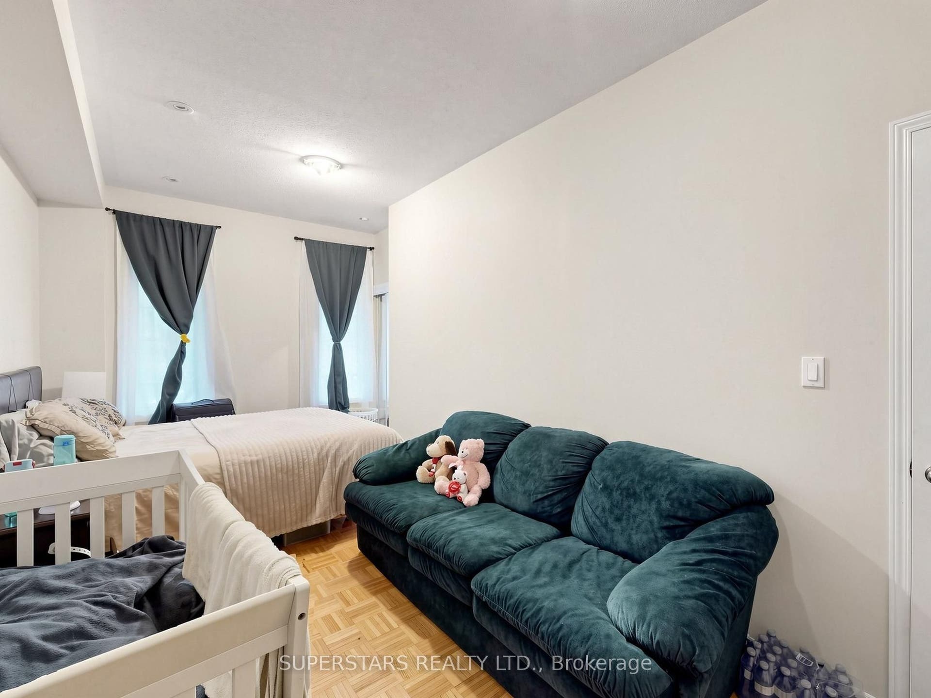 14 Bowsfield Road, Toronto W, Toronto ON M3J 3R3 14 Bowsfield Road, Toronto W, Toronto ON M3J 3R3