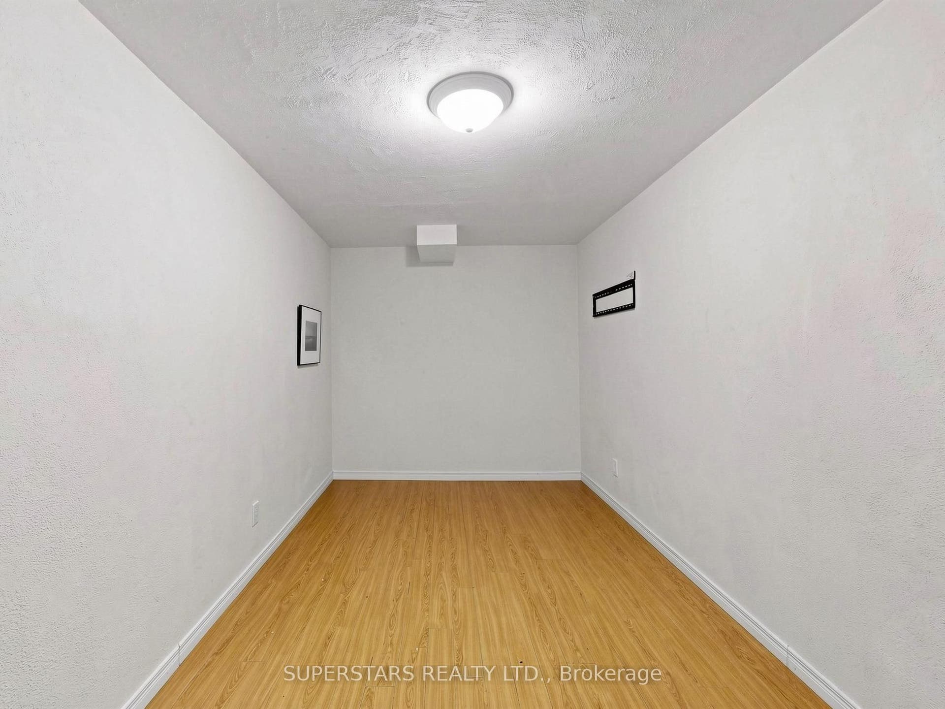 14 Bowsfield Road, Toronto W, Toronto ON M3J 3R3 14 Bowsfield Road, Toronto W, Toronto ON M3J 3R3