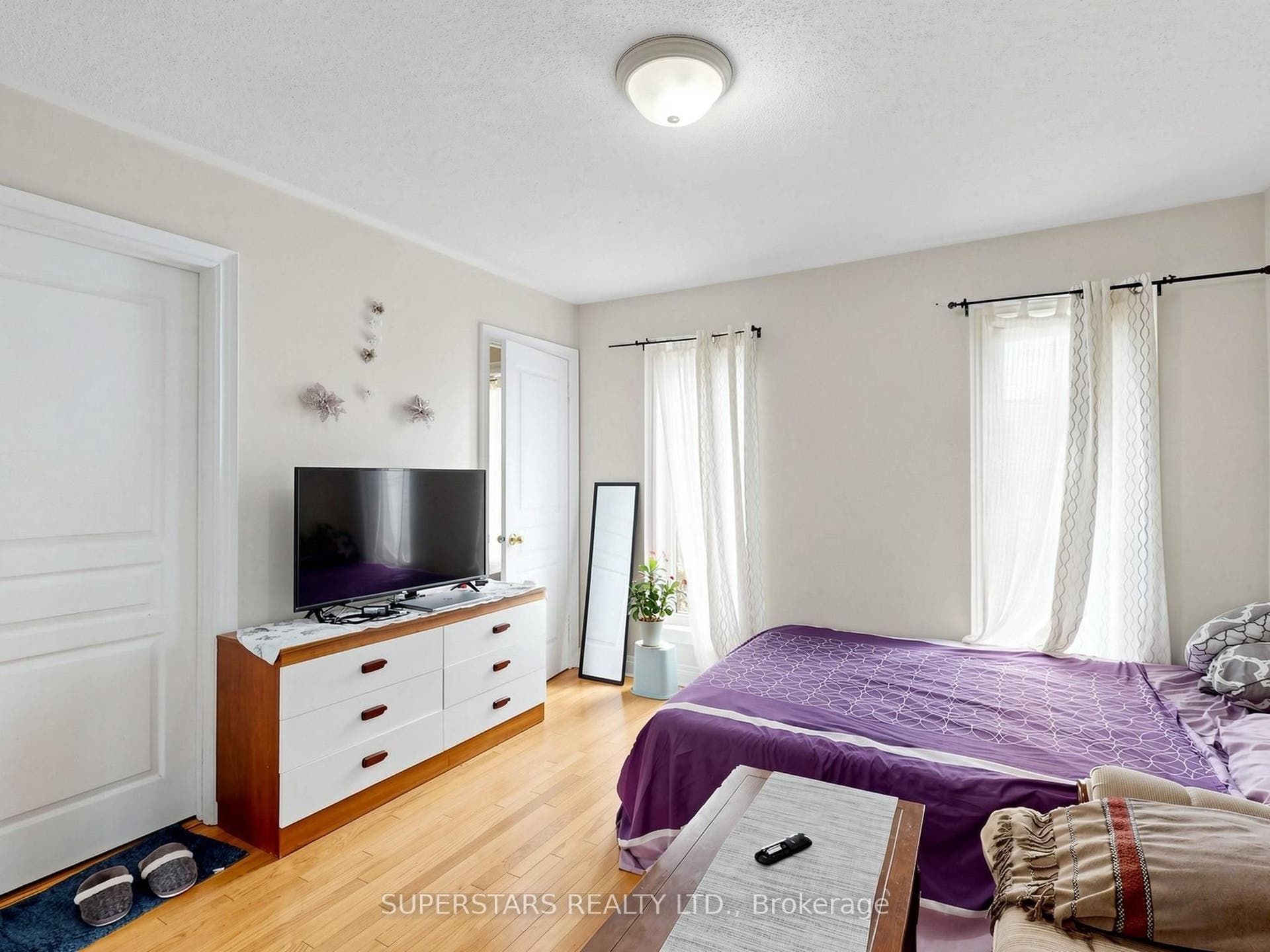14 Bowsfield Road, Toronto W, Toronto ON M3J 3R3 14 Bowsfield Road, Toronto W, Toronto ON M3J 3R3