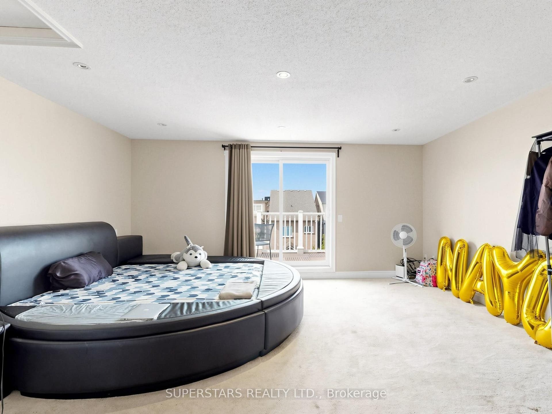 14 Bowsfield Road, Toronto W, Toronto ON M3J 3R3 14 Bowsfield Road, Toronto W, Toronto ON M3J 3R3
