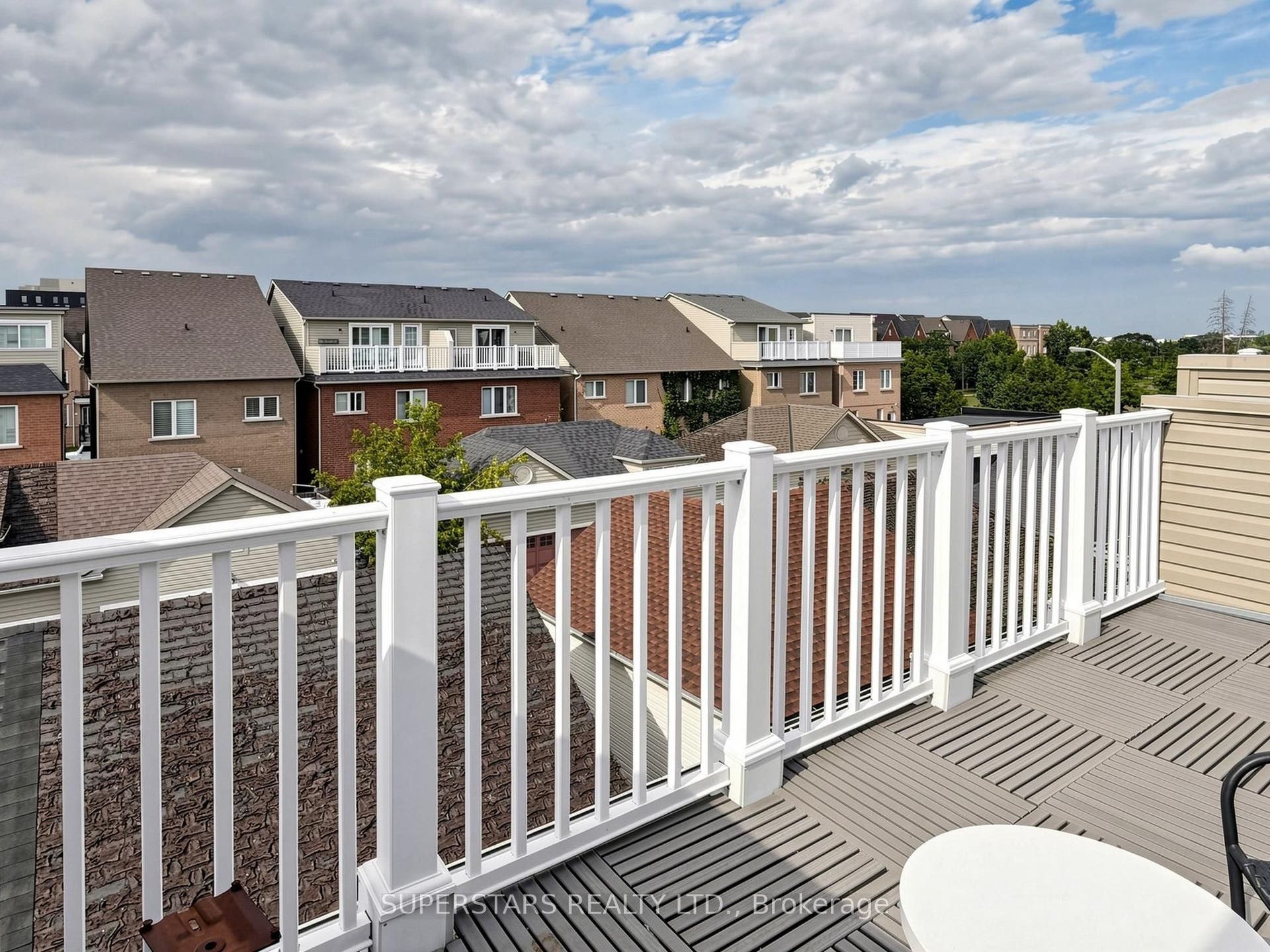14 Bowsfield Road, Toronto W, Toronto ON M3J 3R3 14 Bowsfield Road, Toronto W, Toronto ON M3J 3R3