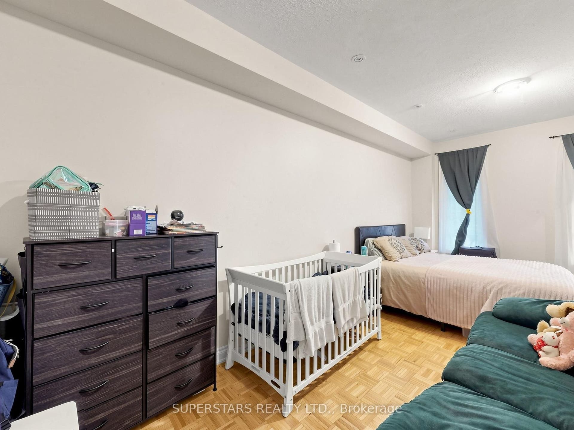 14 Bowsfield Road, Toronto W, Toronto ON M3J 3R3 14 Bowsfield Road, Toronto W, Toronto ON M3J 3R3