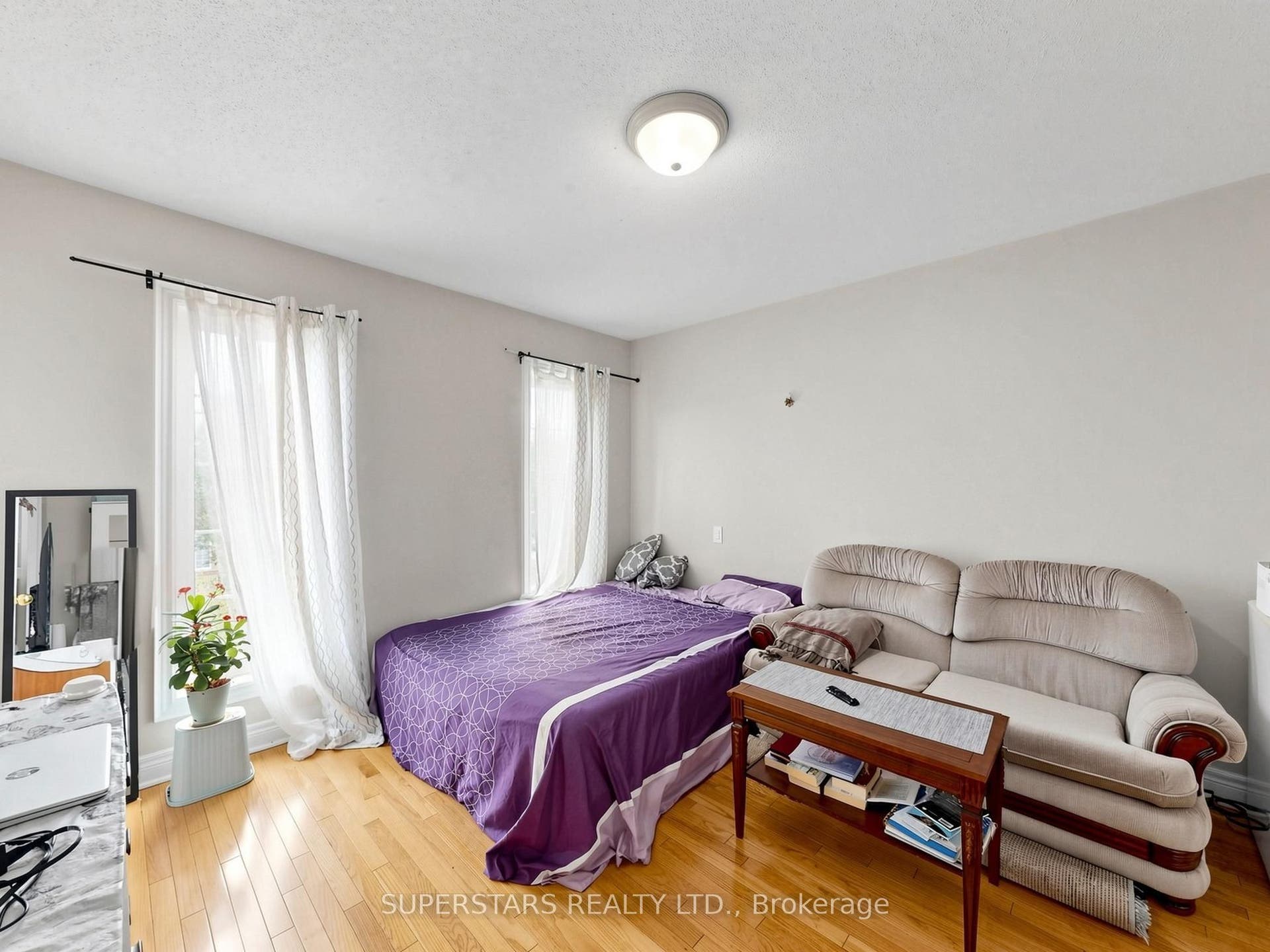 14 Bowsfield Road, Toronto W, Toronto ON M3J 3R3 14 Bowsfield Road, Toronto W, Toronto ON M3J 3R3