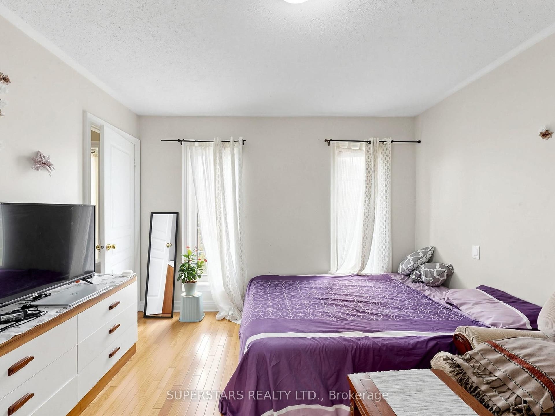 14 Bowsfield Road, Toronto W, Toronto ON M3J 3R3 14 Bowsfield Road, Toronto W, Toronto ON M3J 3R3