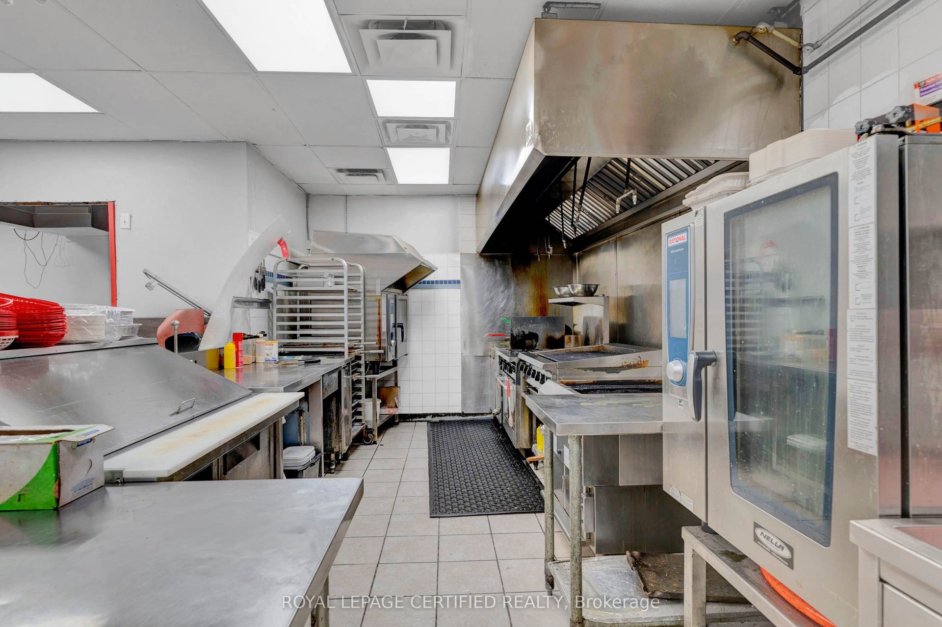 5025 Steeles Avenue W, Toronto W, Toronto ON M9L 2X1 5025 Steeles Avenue W, Toronto W, Toronto ON M9L 2X1