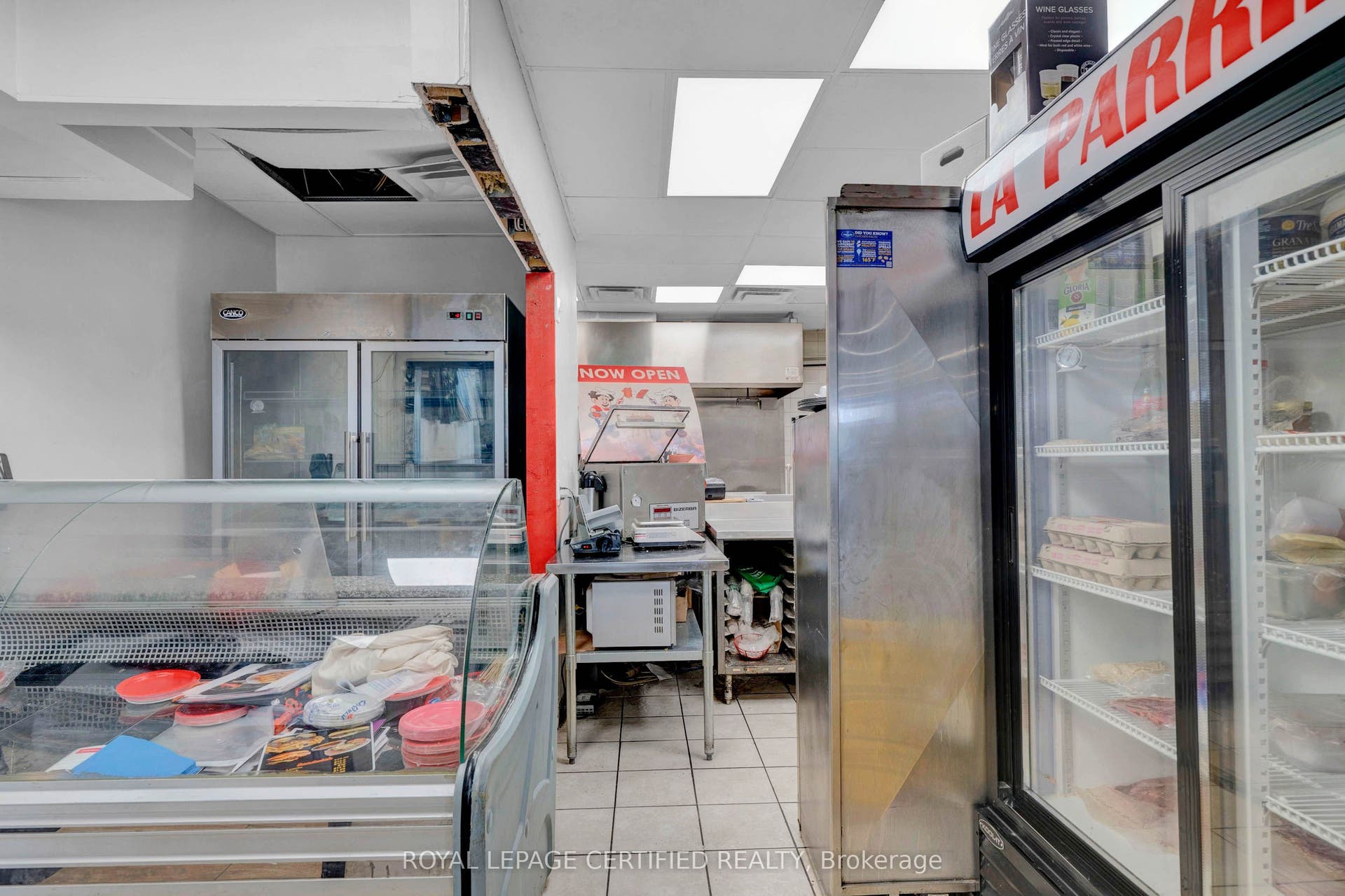 5025 Steeles Avenue W, Toronto W, Toronto ON M9L 2X1 5025 Steeles Avenue W, Toronto W, Toronto ON M9L 2X1