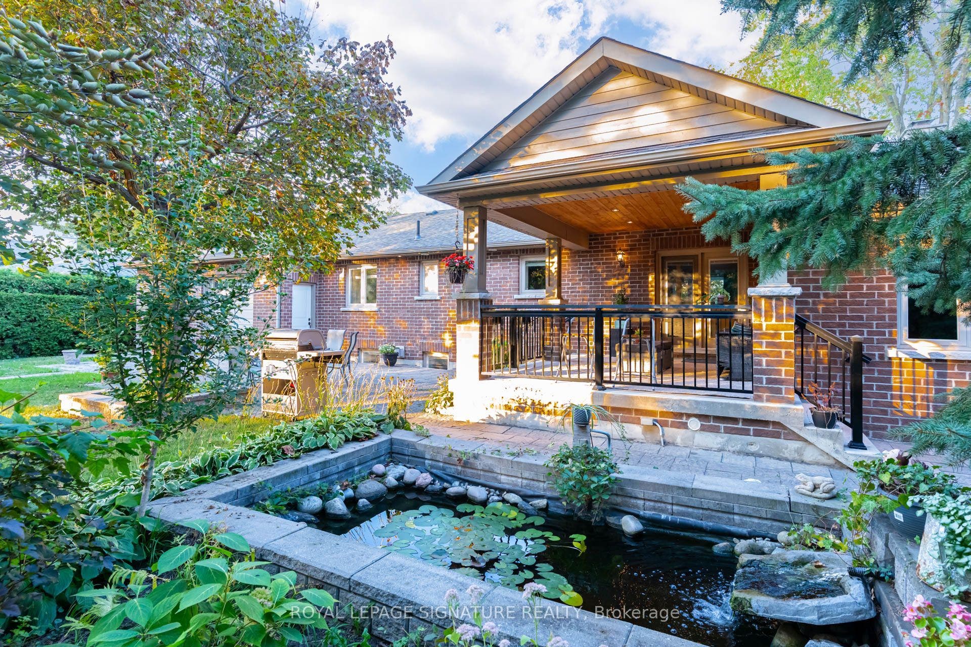 2544 Sharon Crescent, Mississauga, Peel ON L5C 1Y8
