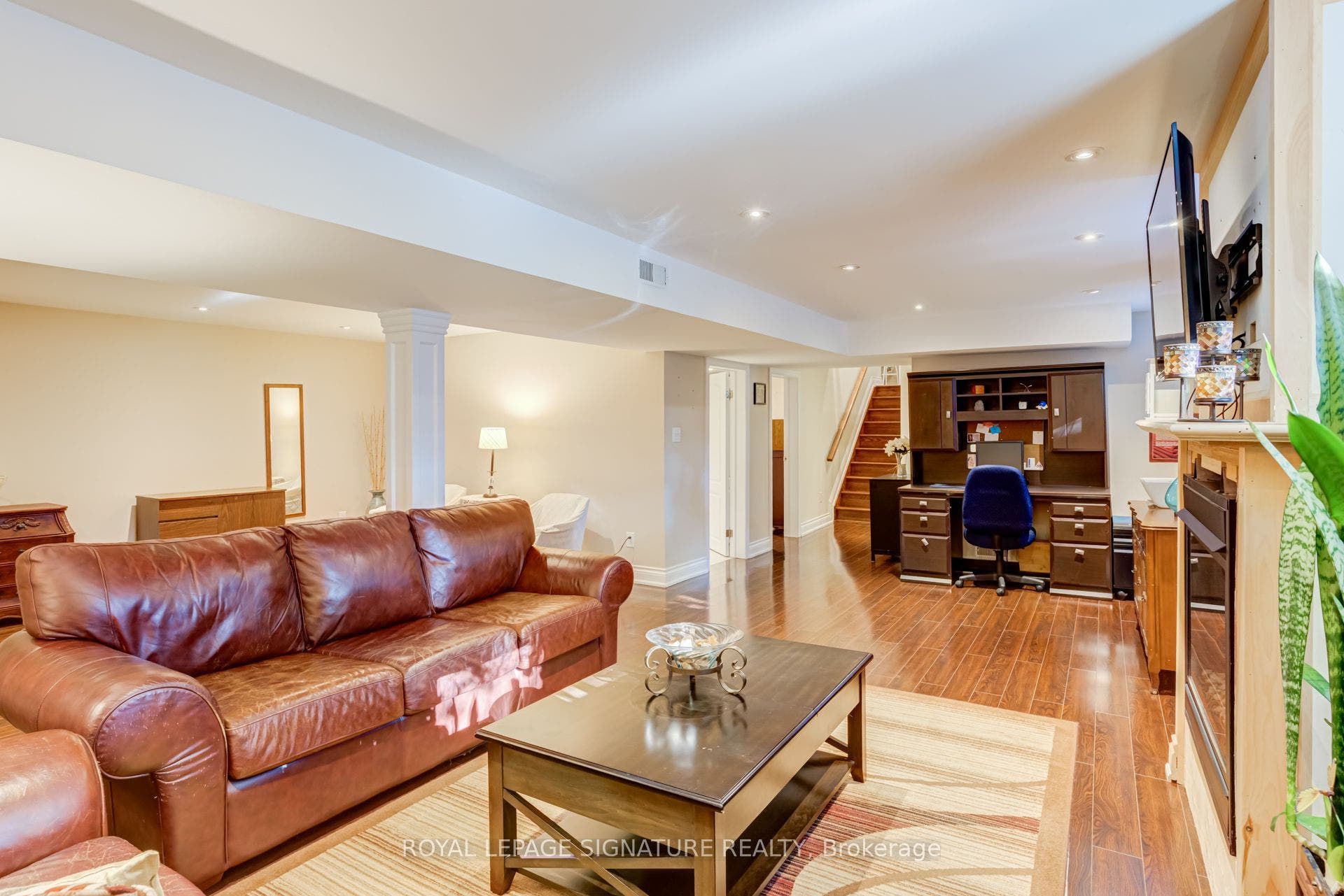 2544 Sharon Crescent, Mississauga, Peel ON L5C 1Y8