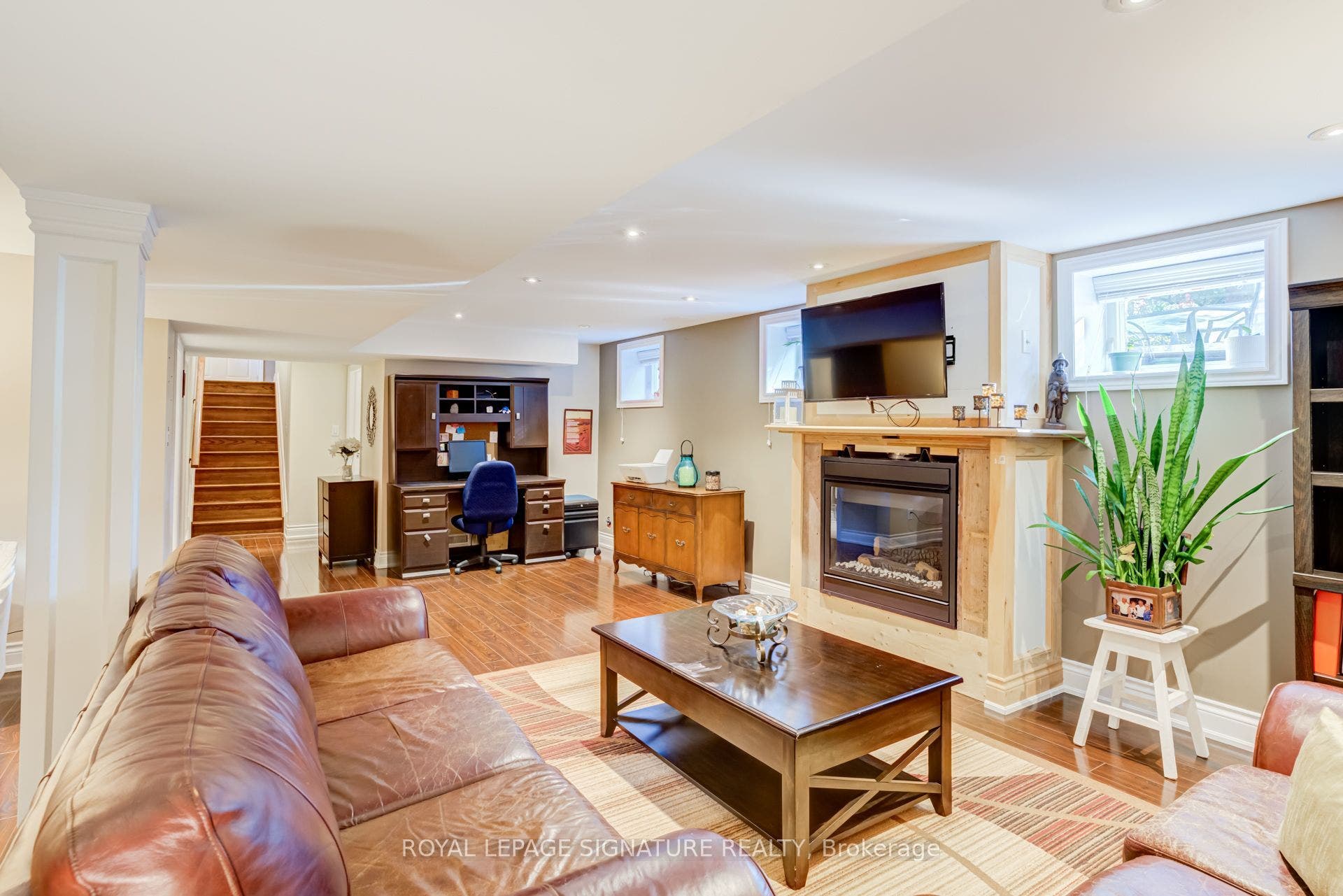2544 Sharon Crescent, Mississauga, Peel ON L5C 1Y8