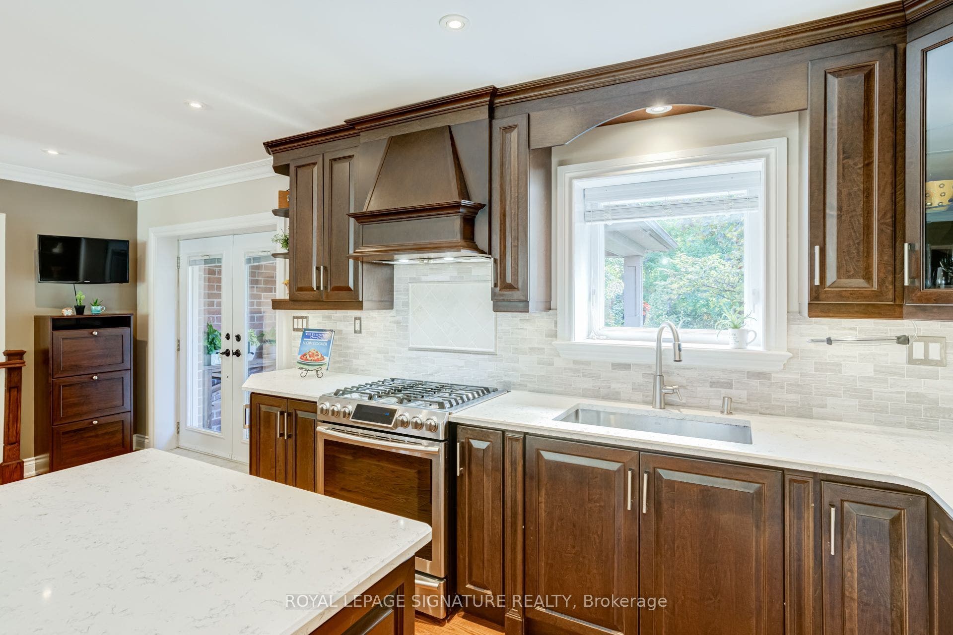 2544 Sharon Crescent, Mississauga, Peel ON L5C 1Y8