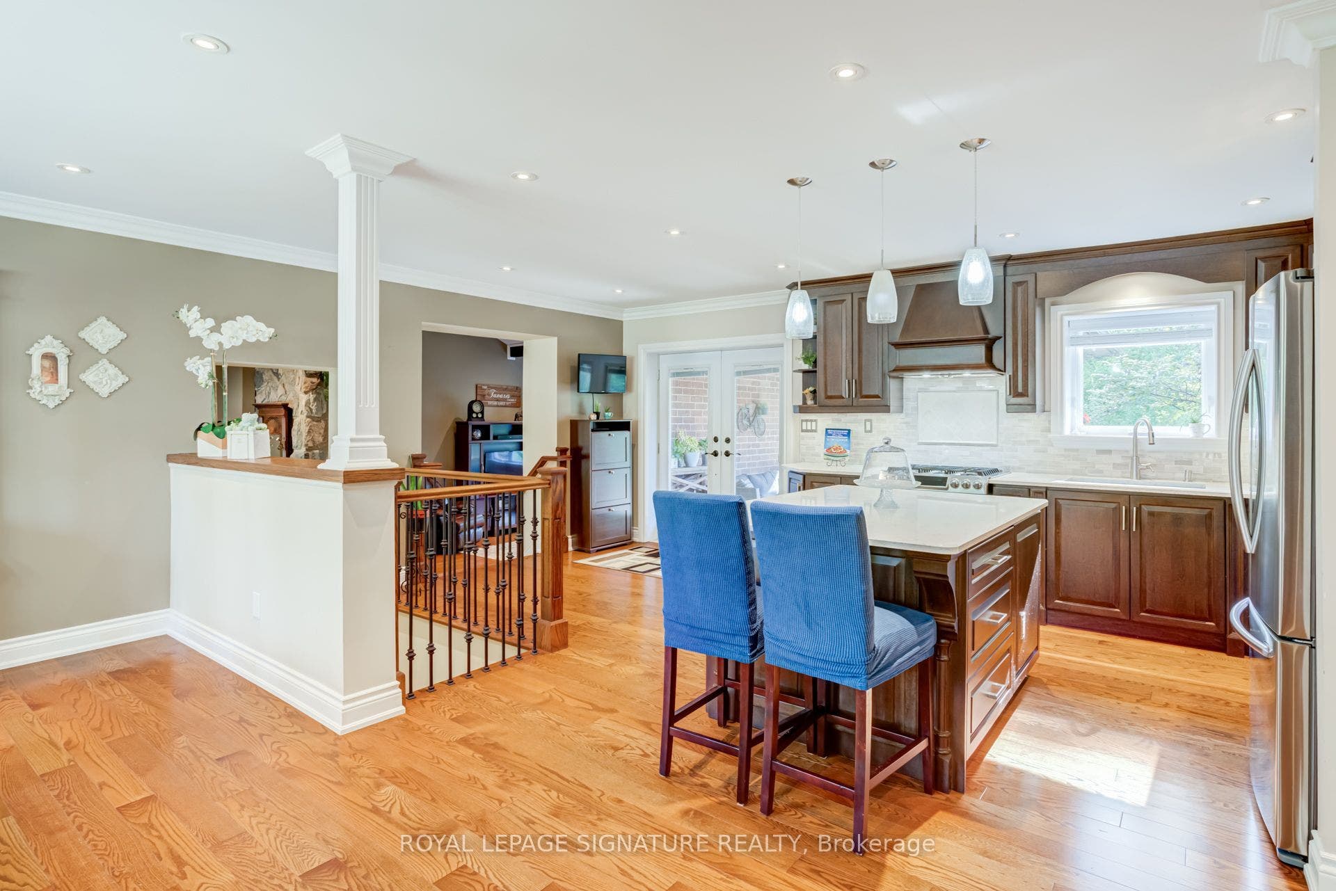 2544 Sharon Crescent, Mississauga, Peel ON L5C 1Y8