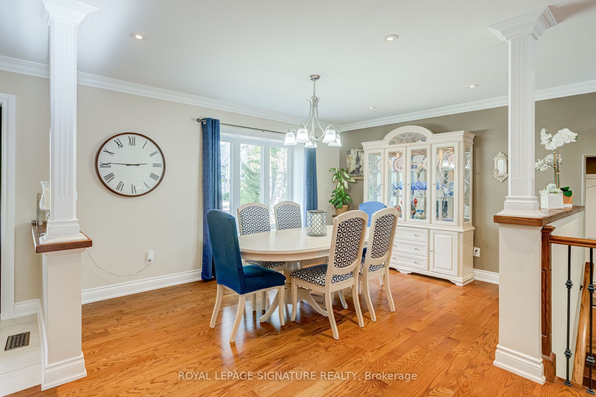 2544 Sharon Crescent, Mississauga, Peel ON L5C 1Y8