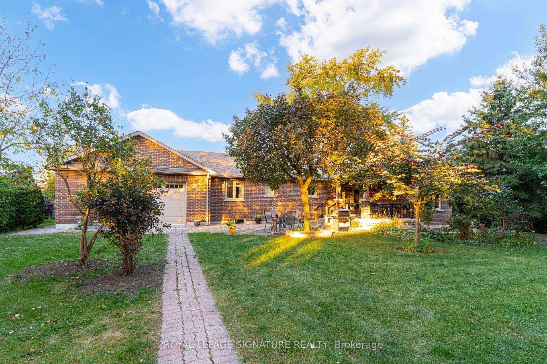 2544 Sharon Crescent, Mississauga, Peel ON L5C 1Y8