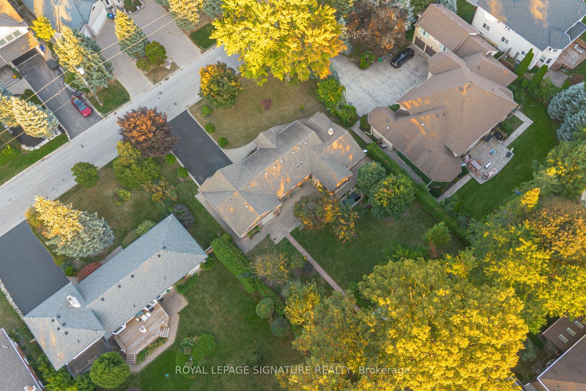 2544 Sharon Crescent, Mississauga, Peel ON L5C 1Y8