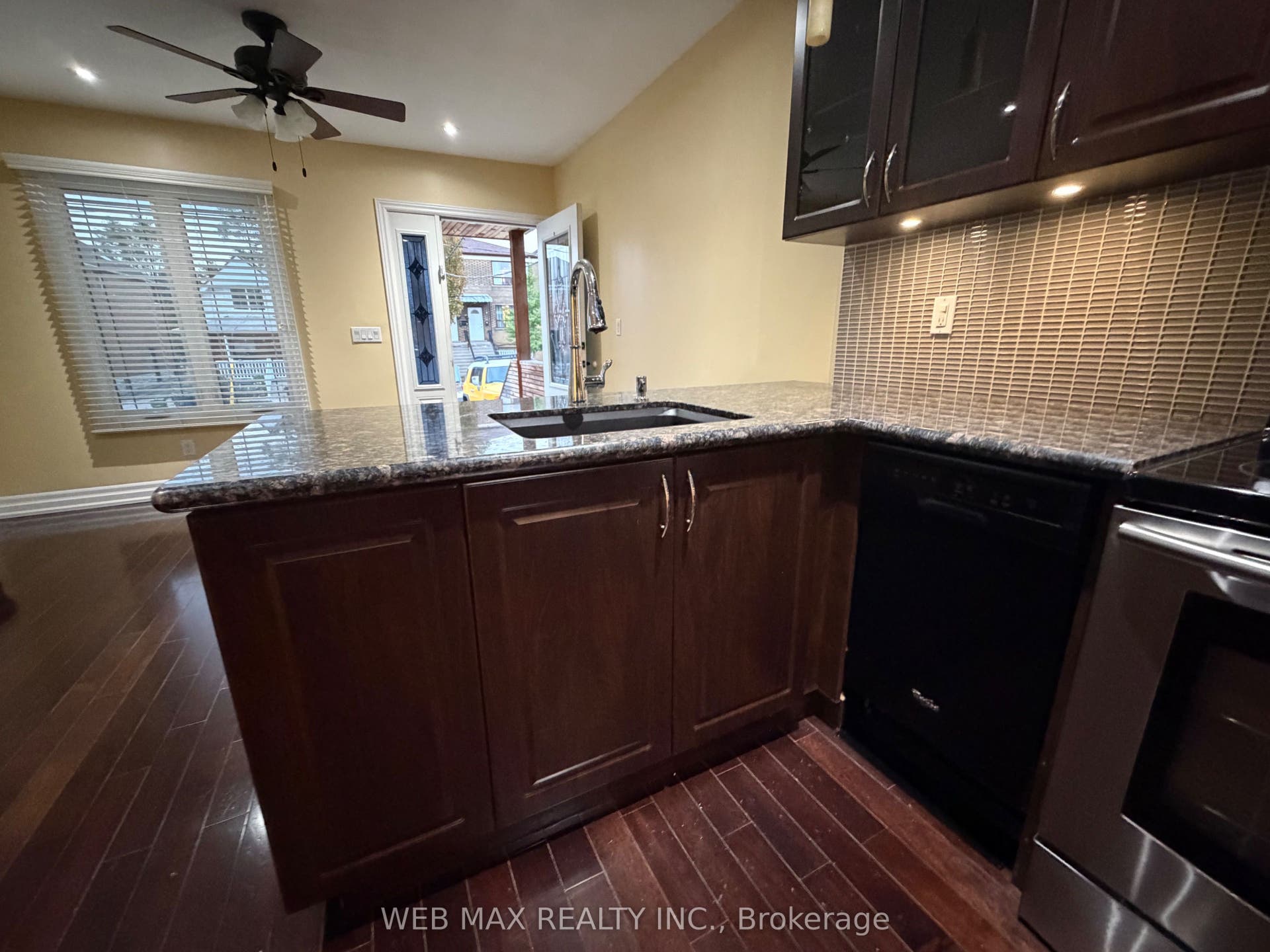 15 Branstone Road, #Main, Toronto W, Toronto ON M6E 4E3 appliances including dish washer
