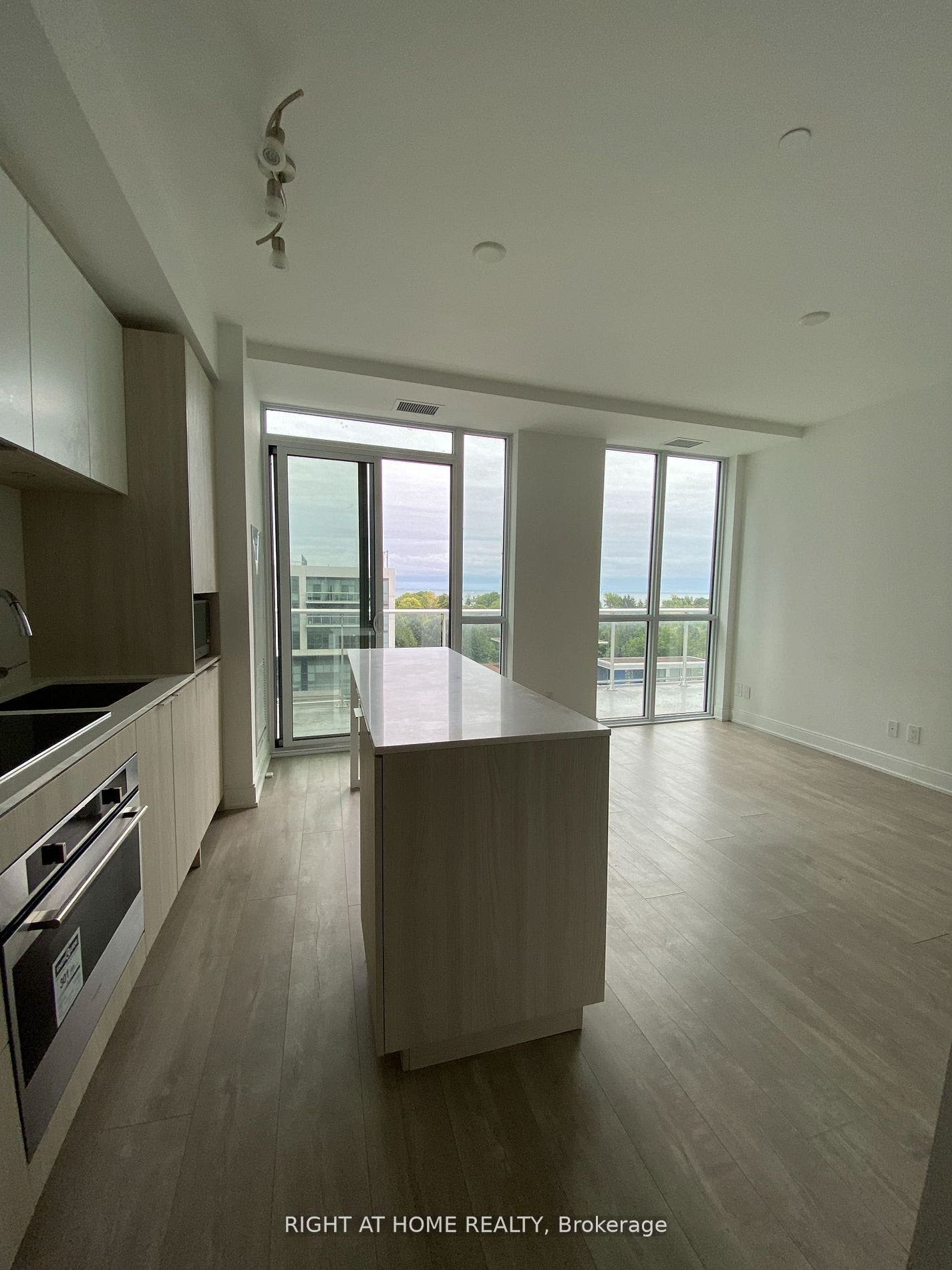 70 Annie Craig Drive W, #413, Toronto W, Toronto ON M8V 0G2