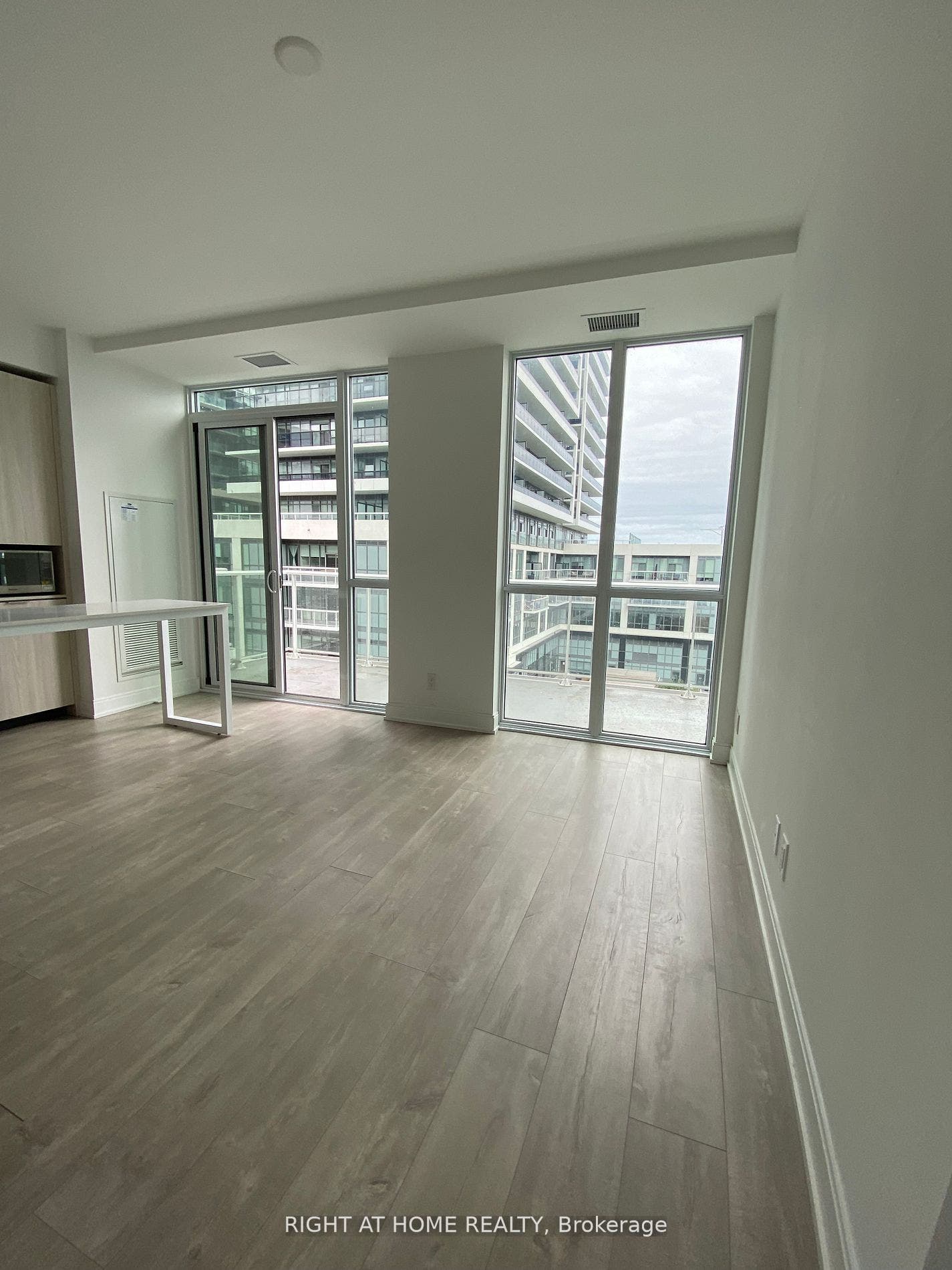 70 Annie Craig Drive W, #413, Toronto W, Toronto ON M8V 0G2