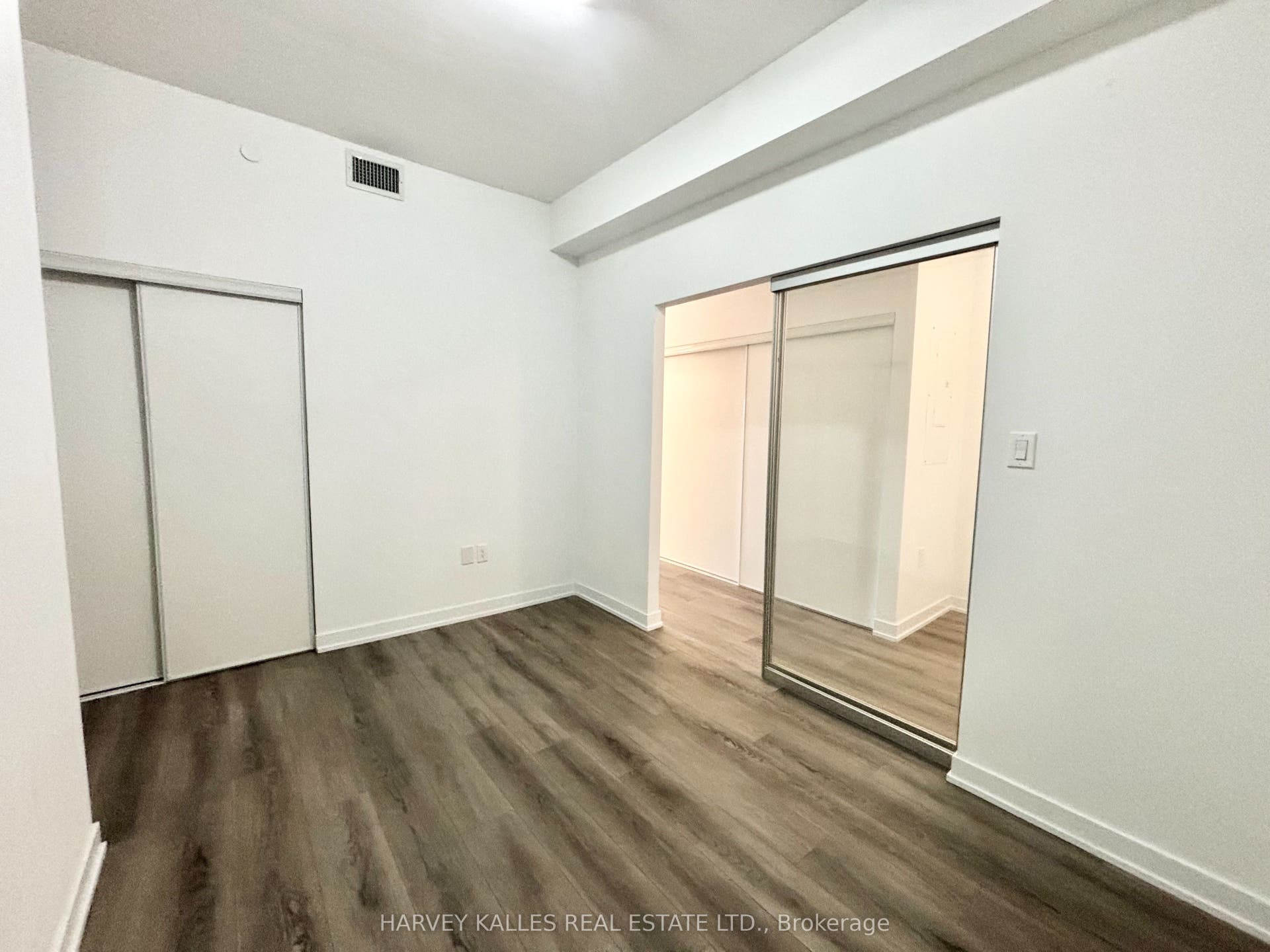 2433 Dufferin Street, #510, Toronto W, Toronto ON M6E 0B4
