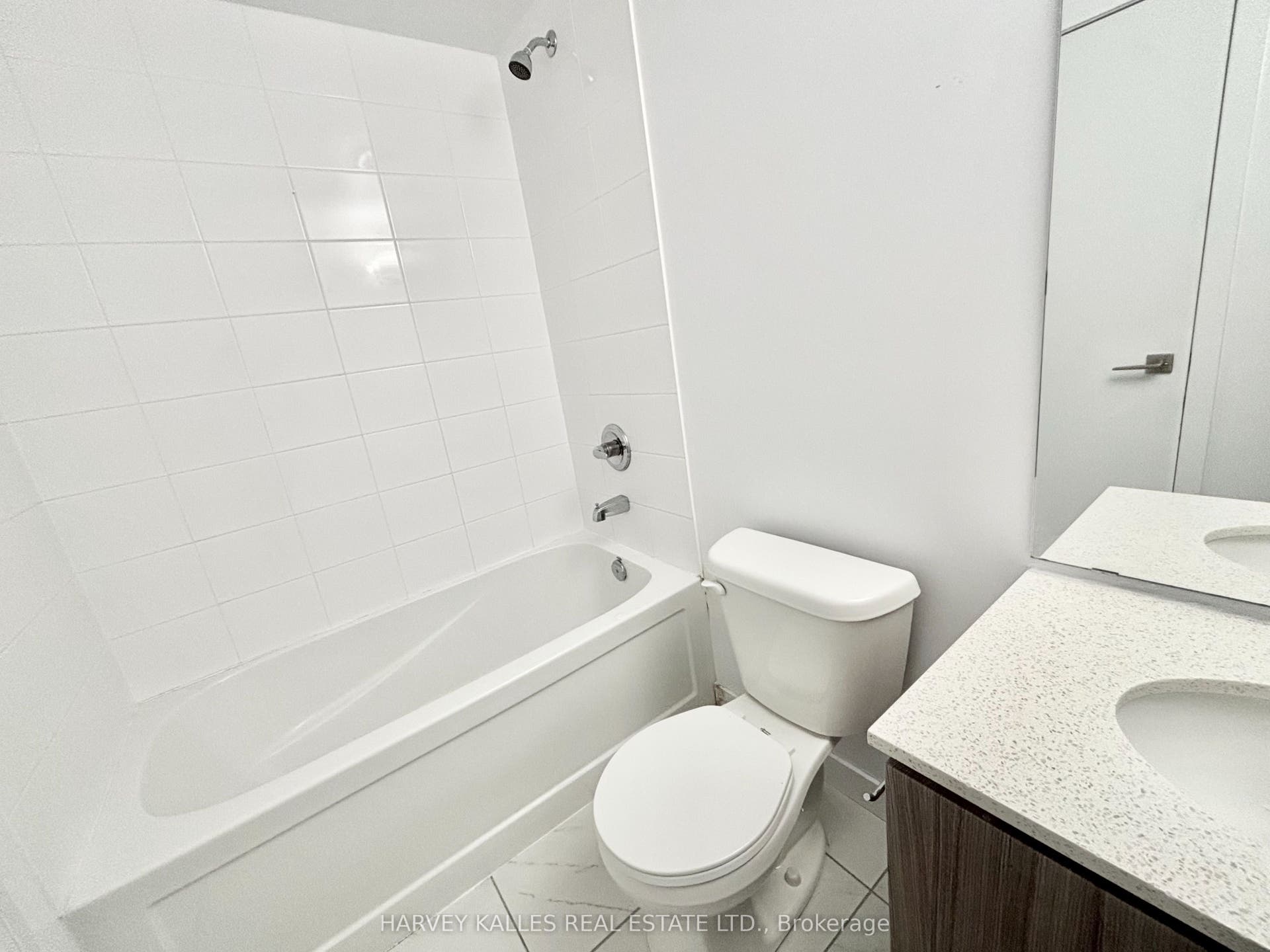 2433 Dufferin Street, #510, Toronto W, Toronto ON M6E 0B4