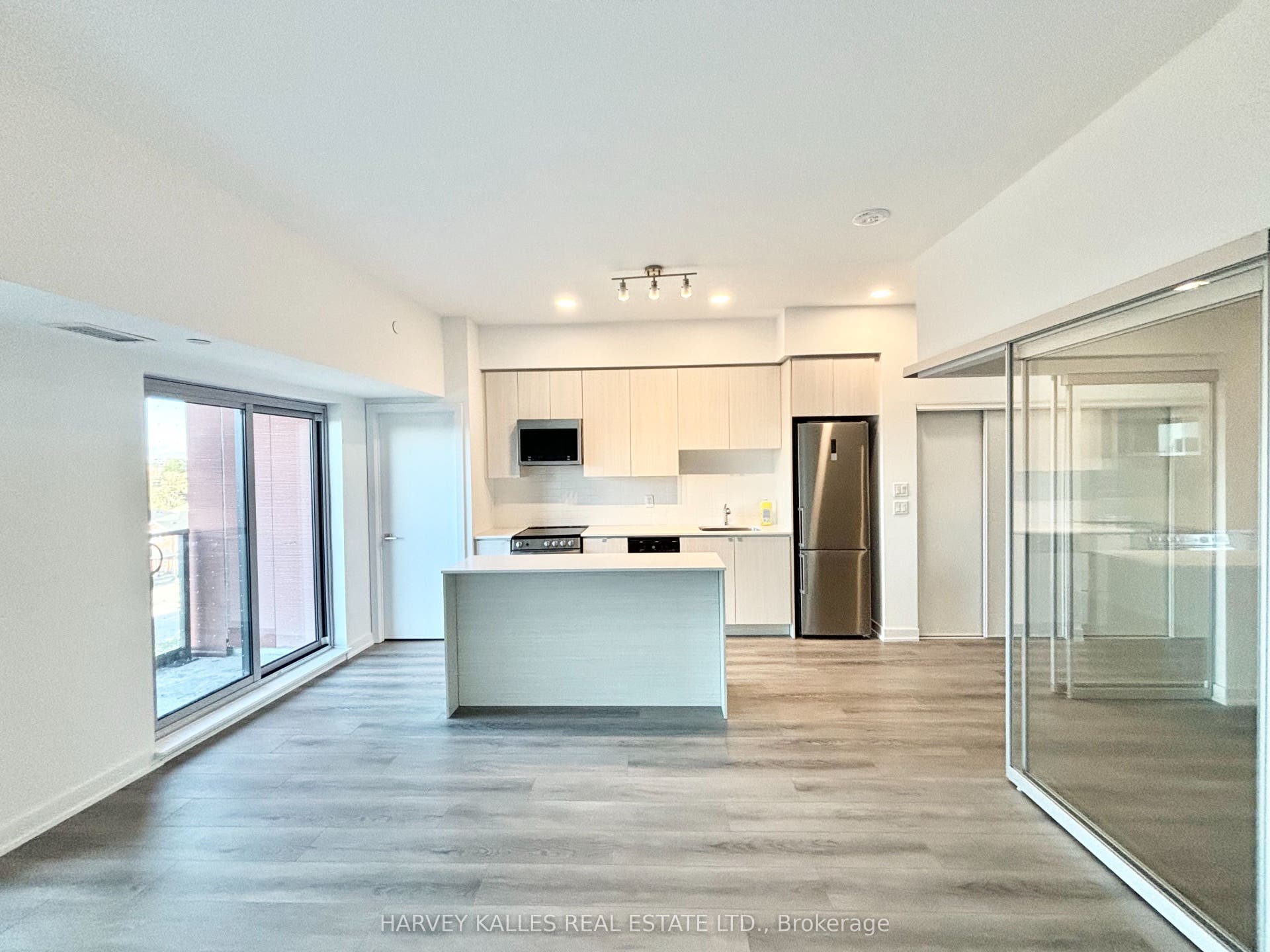 2433 Dufferin Street, #510, Toronto W, Toronto ON M6E 0B4